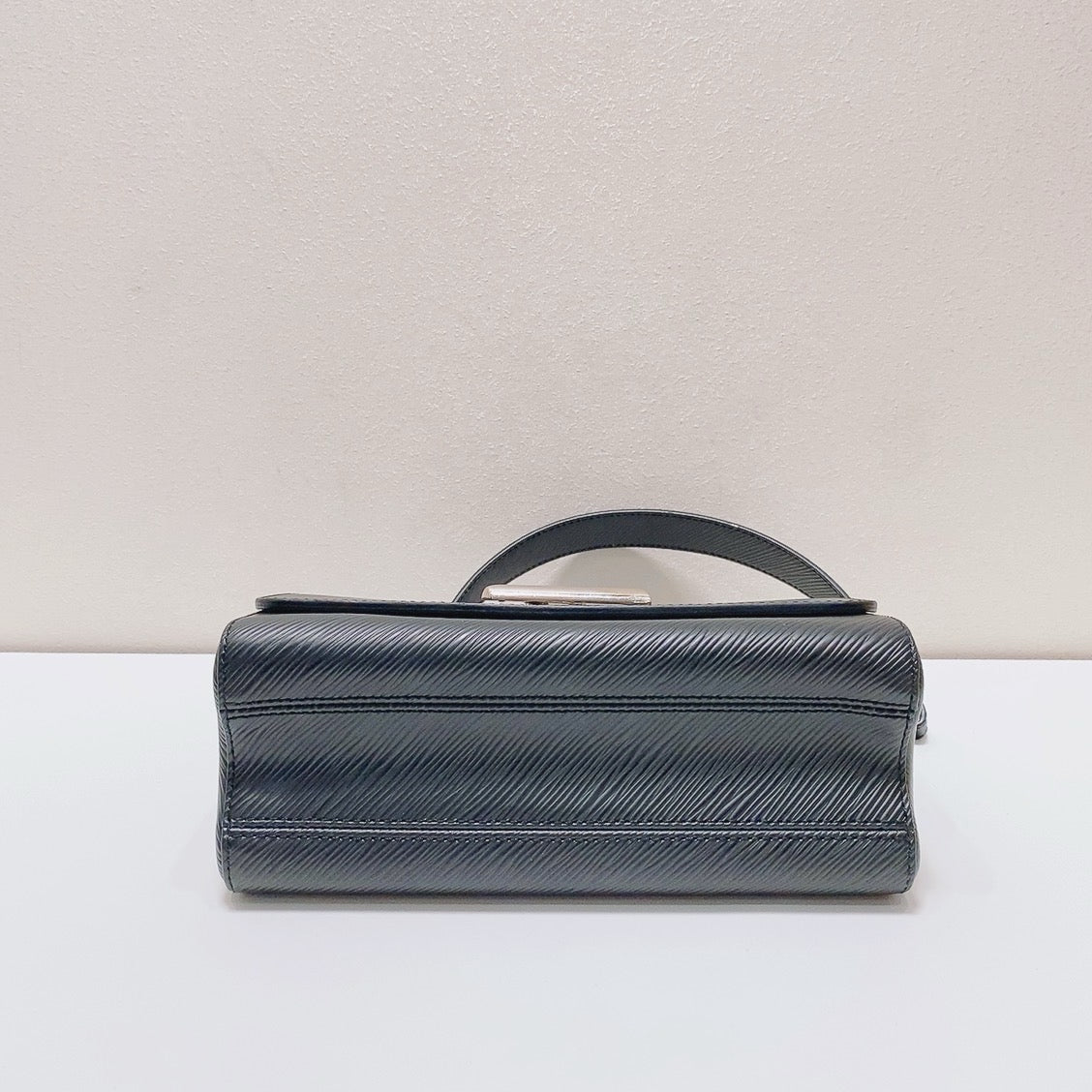 Louis Vuitton - Twist - Leather - Black - (medium)