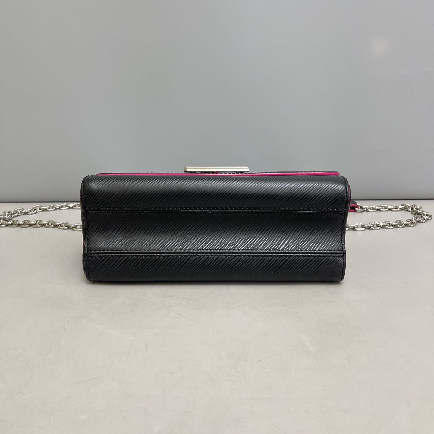 Louis Vuitton - Twist - Leather - Black - (medium)