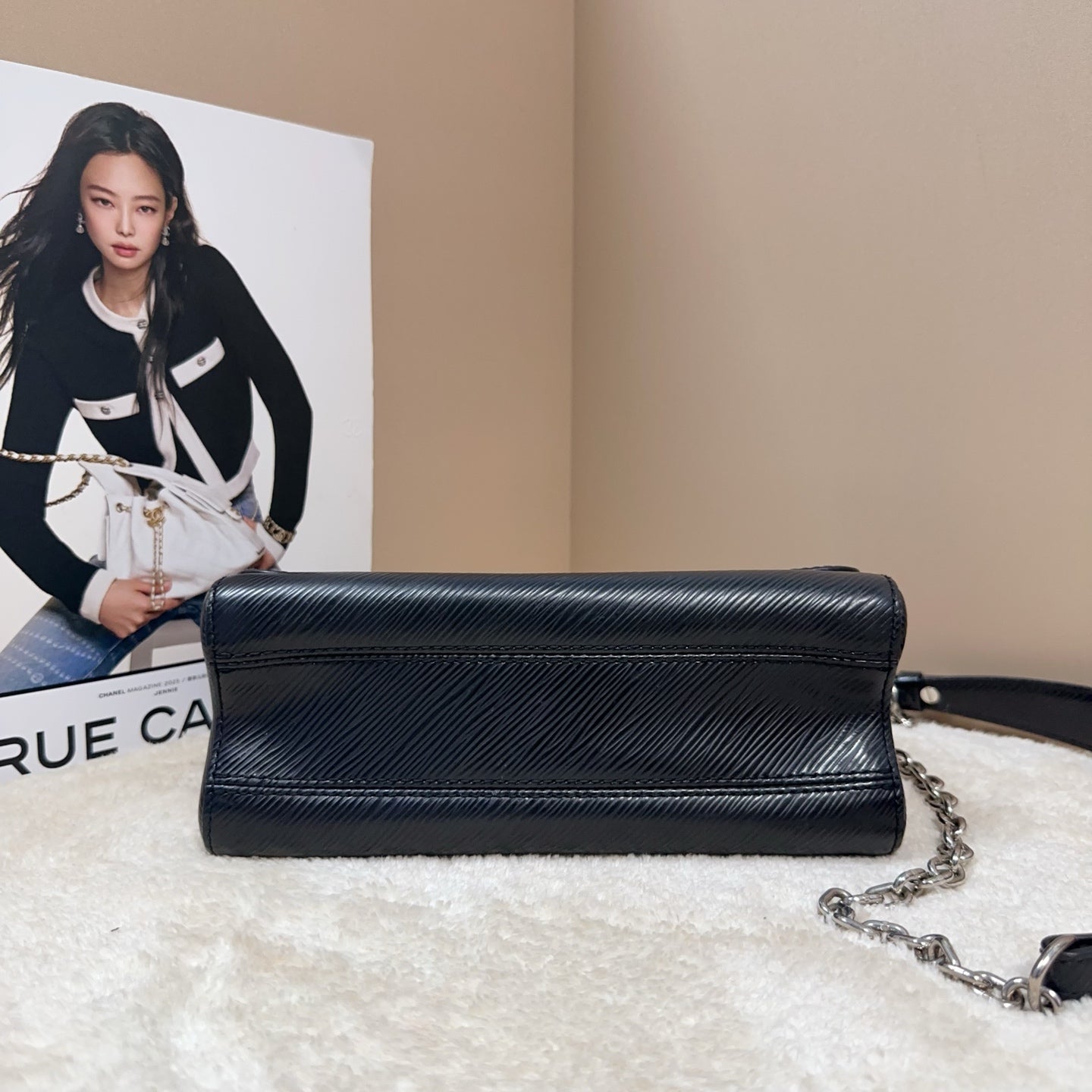 Louis Vuitton - Twist - Leather - Black - (medium)