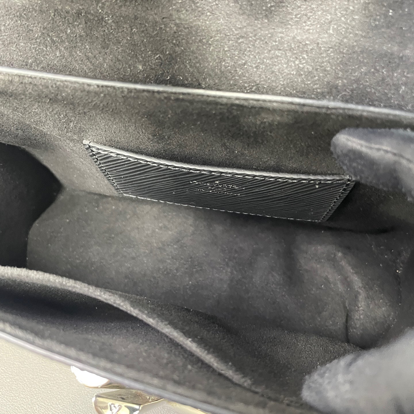Louis Vuitton - Twist - Leather - Black - (medium)