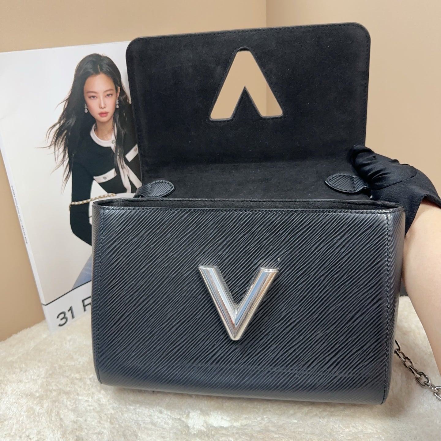 Louis Vuitton - Twist - Leather - Black - (medium)