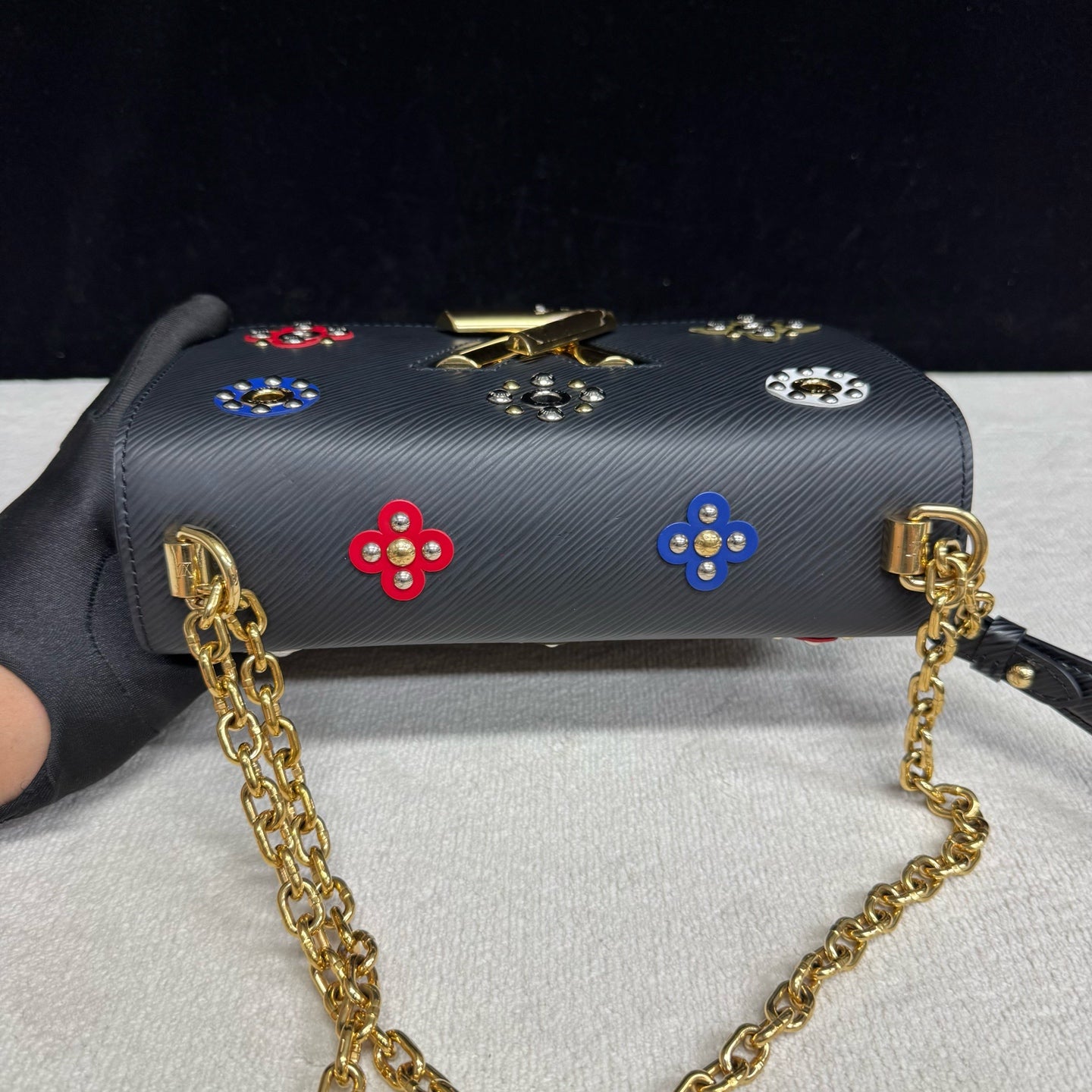 Louis Vuitton - Twist - Leather - Black - (medium)
