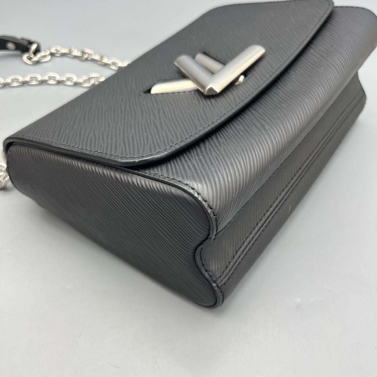 Louis Vuitton - Twist - Leather - Black - (medium)