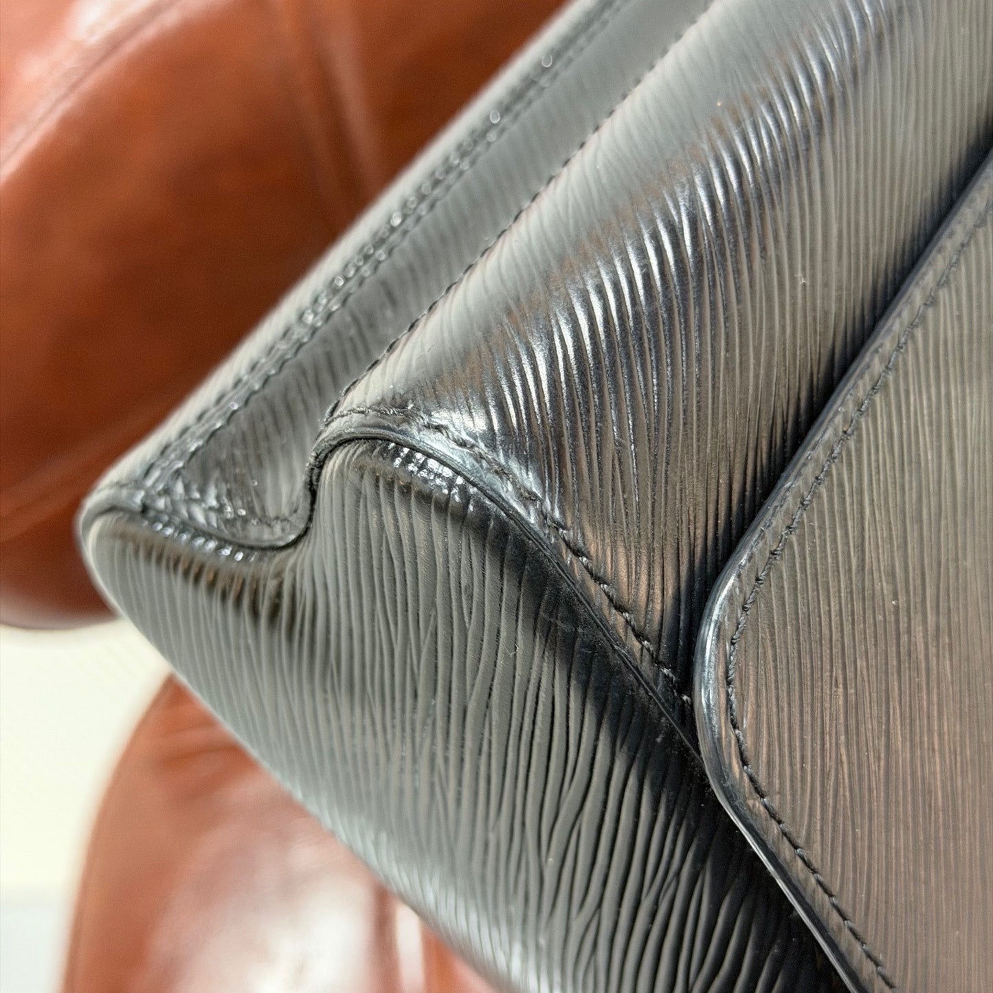Louis Vuitton - Twist - Leather - Black - (medium)