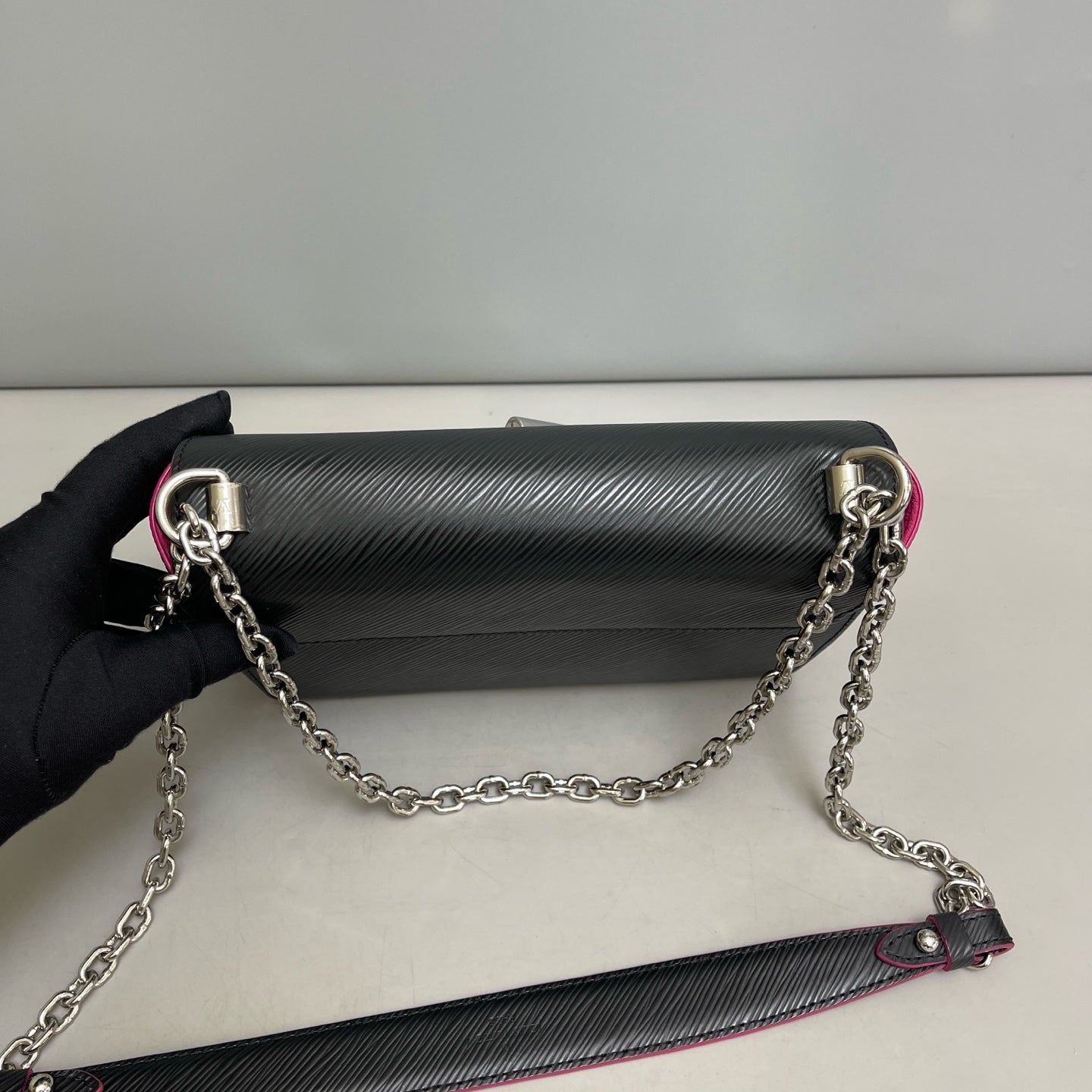 Louis Vuitton - Twist - Leather - Black - (medium)