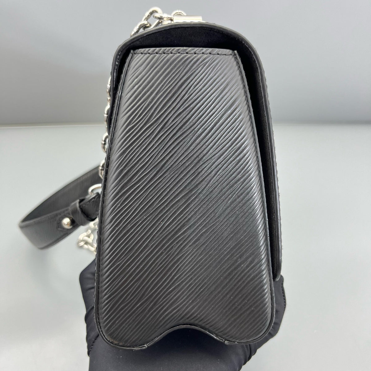 Louis Vuitton - Twist - Leather - Black - (medium)