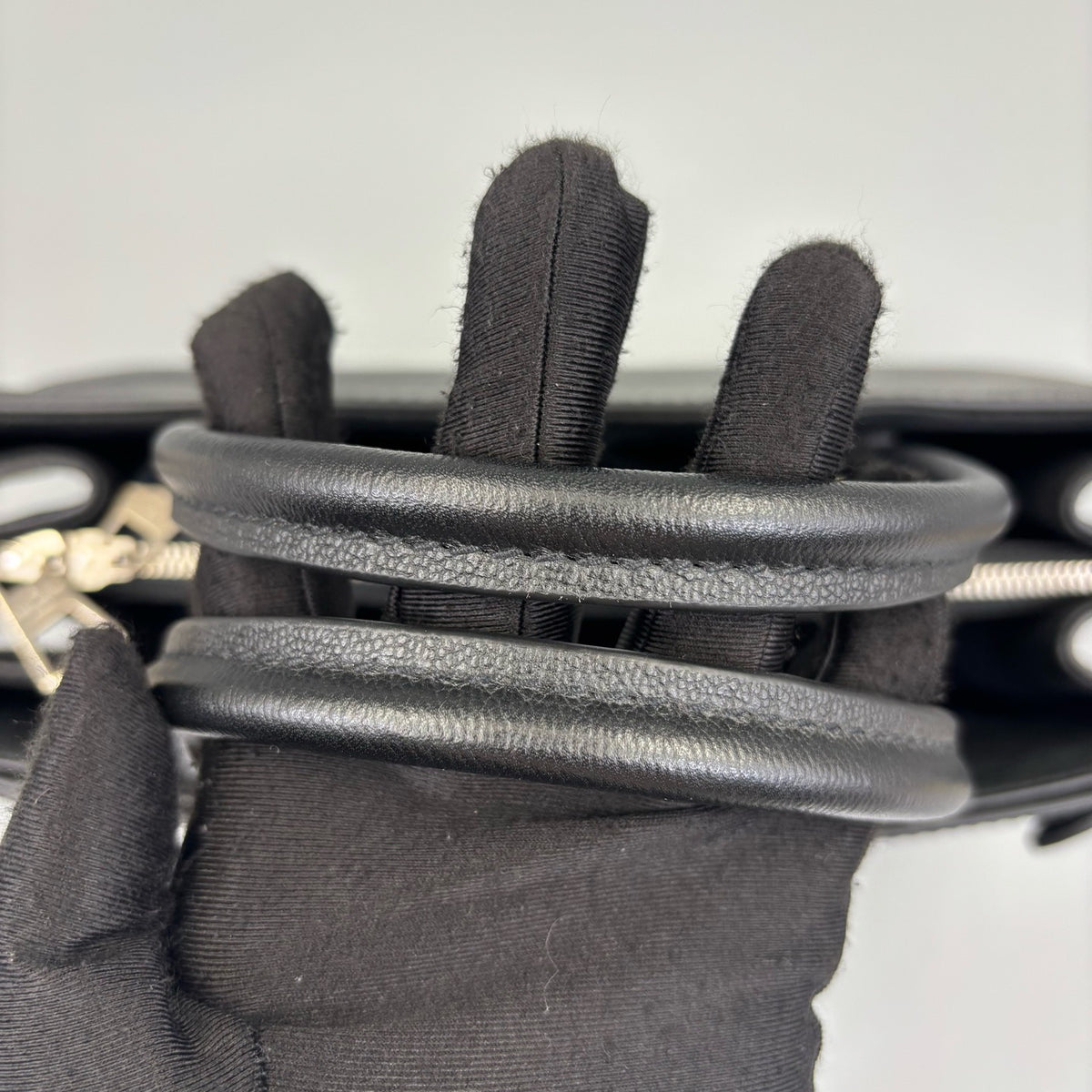 Louis Vuitton - Twist - Leather - Black - (Medium)