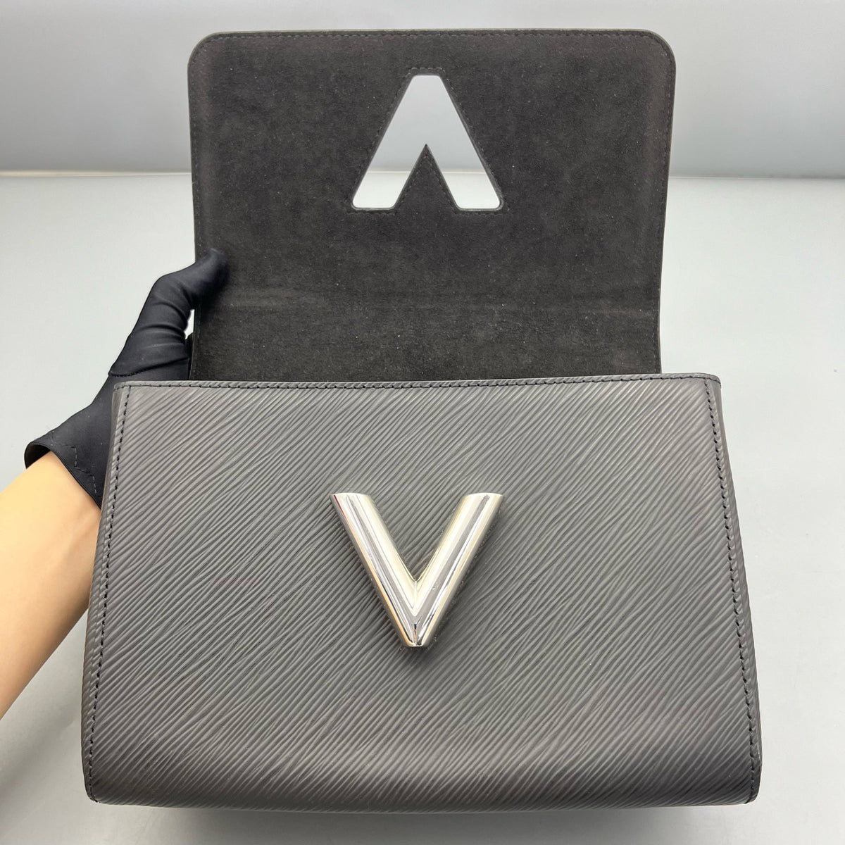 Louis Vuitton - Twist - Leather - Black - (medium)