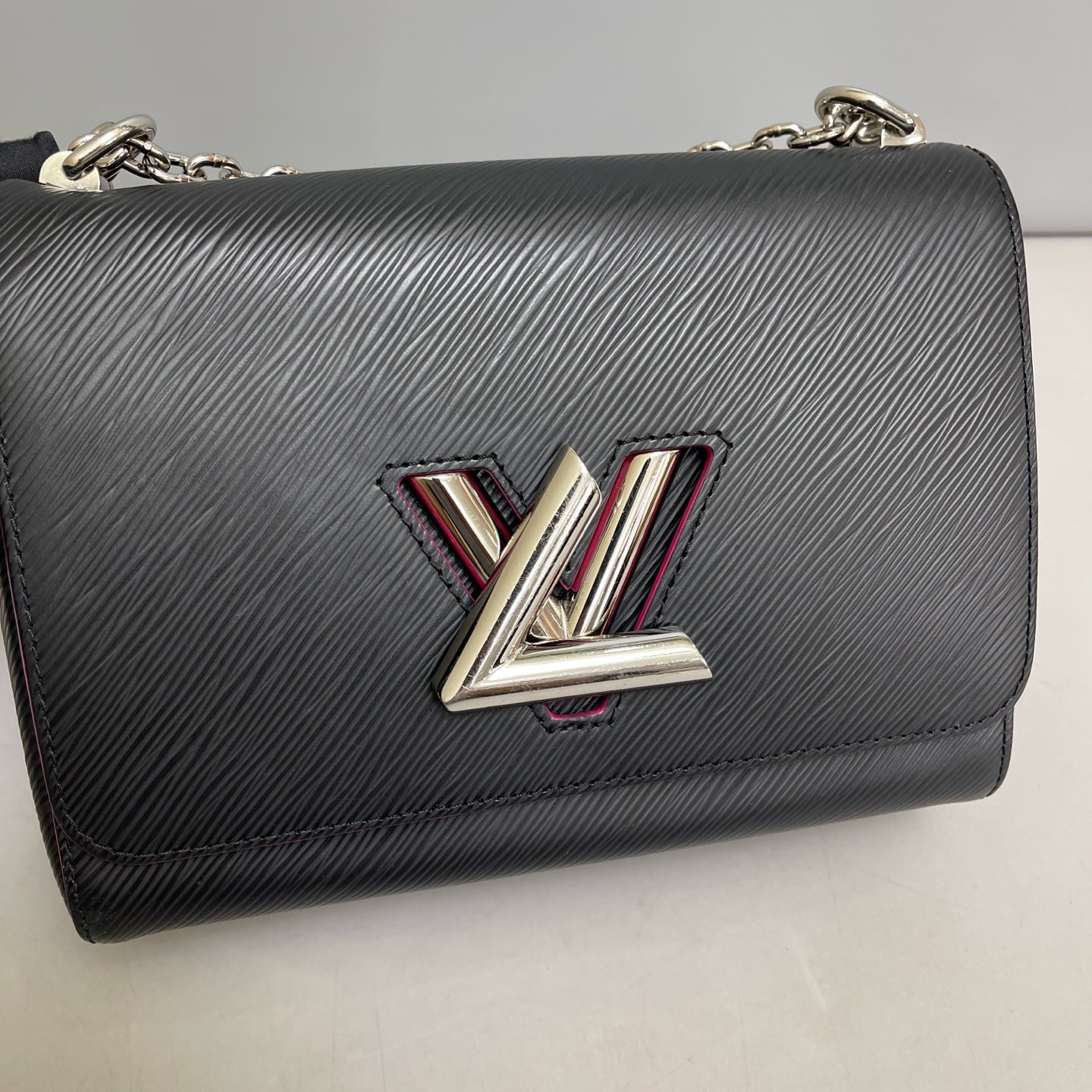 Louis Vuitton - Twist - Leather - Black - (medium)
