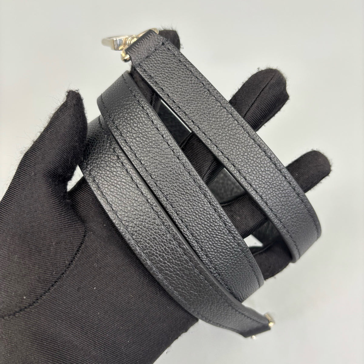 Louis Vuitton - Twist - Leather - Black - (Medium)