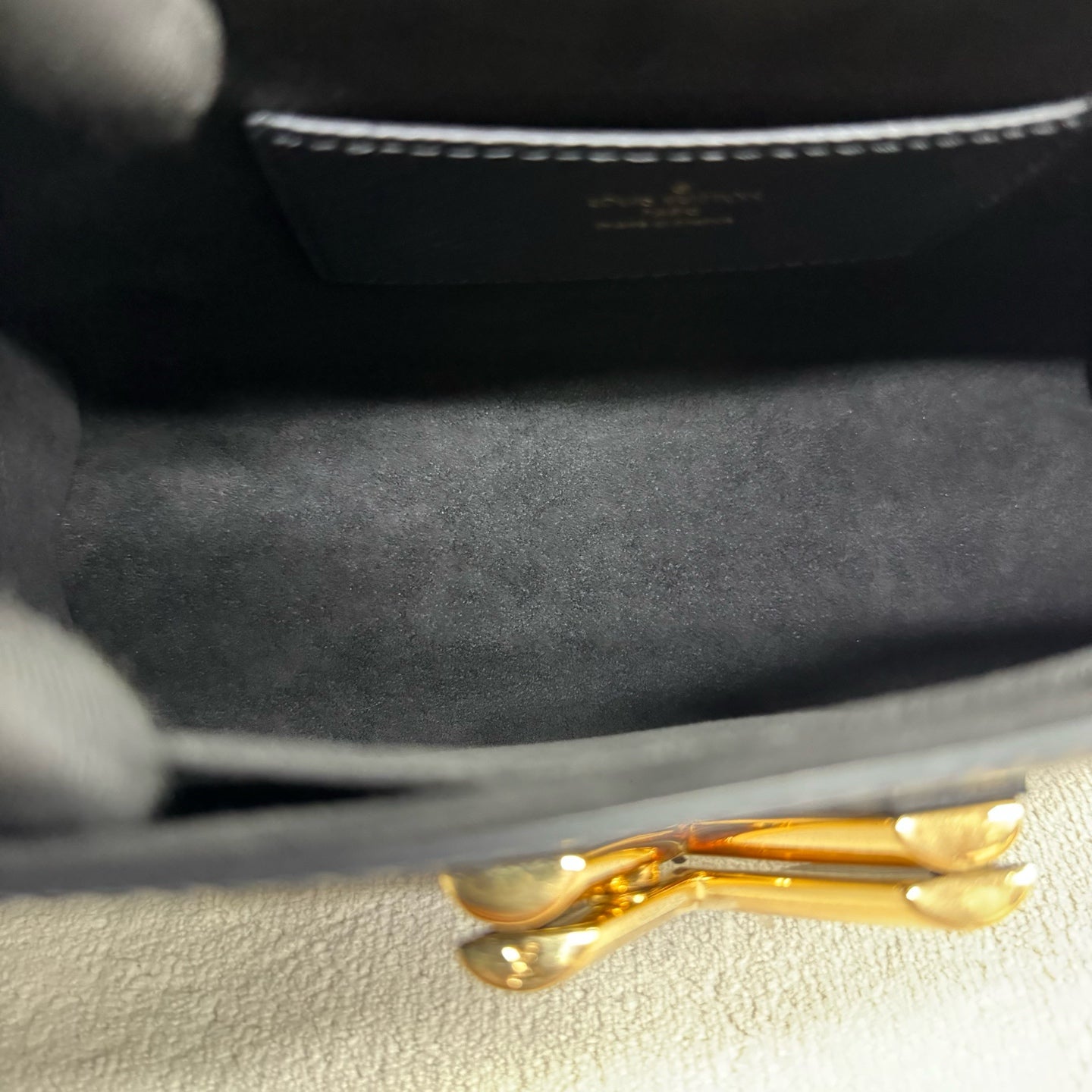 Louis Vuitton - Twist - Leather - Black - (medium)