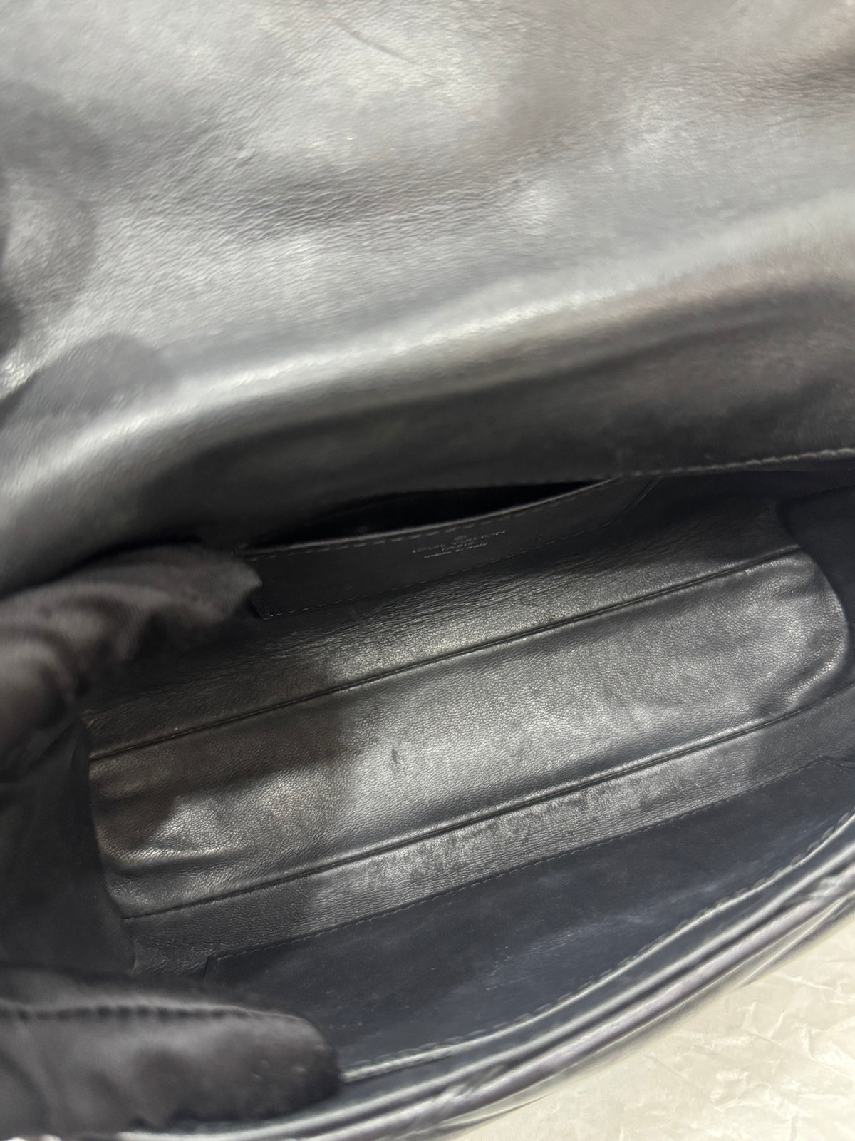 Louis Vuitton - Twist - Leather - Black - (medium)