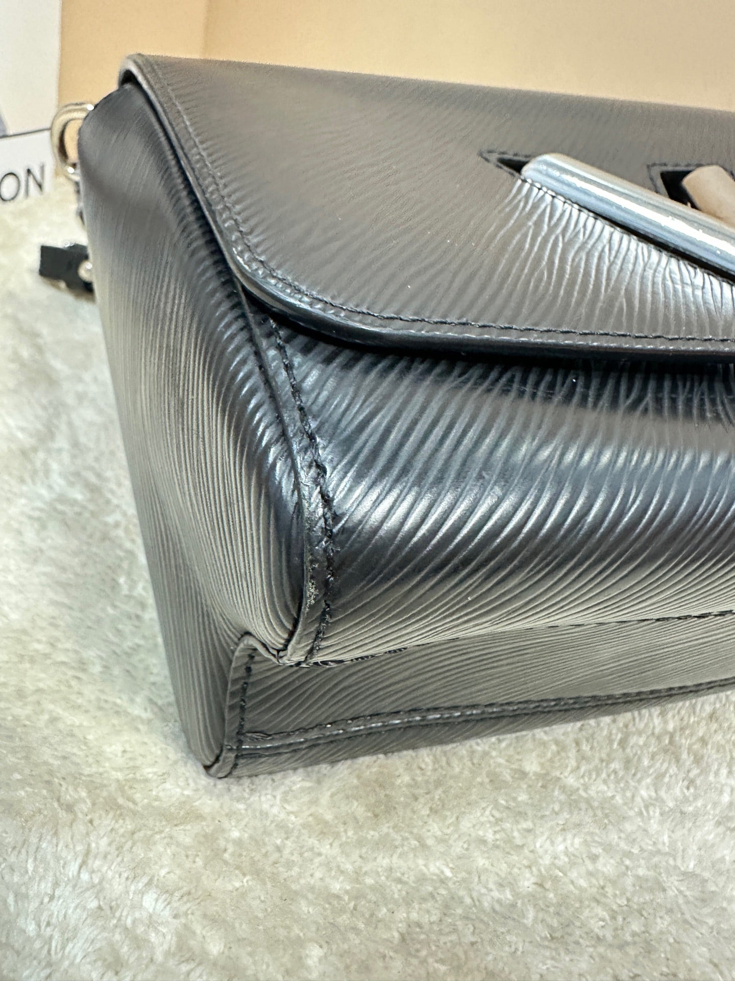 Louis Vuitton - Twist - Leather - Black - (medium)