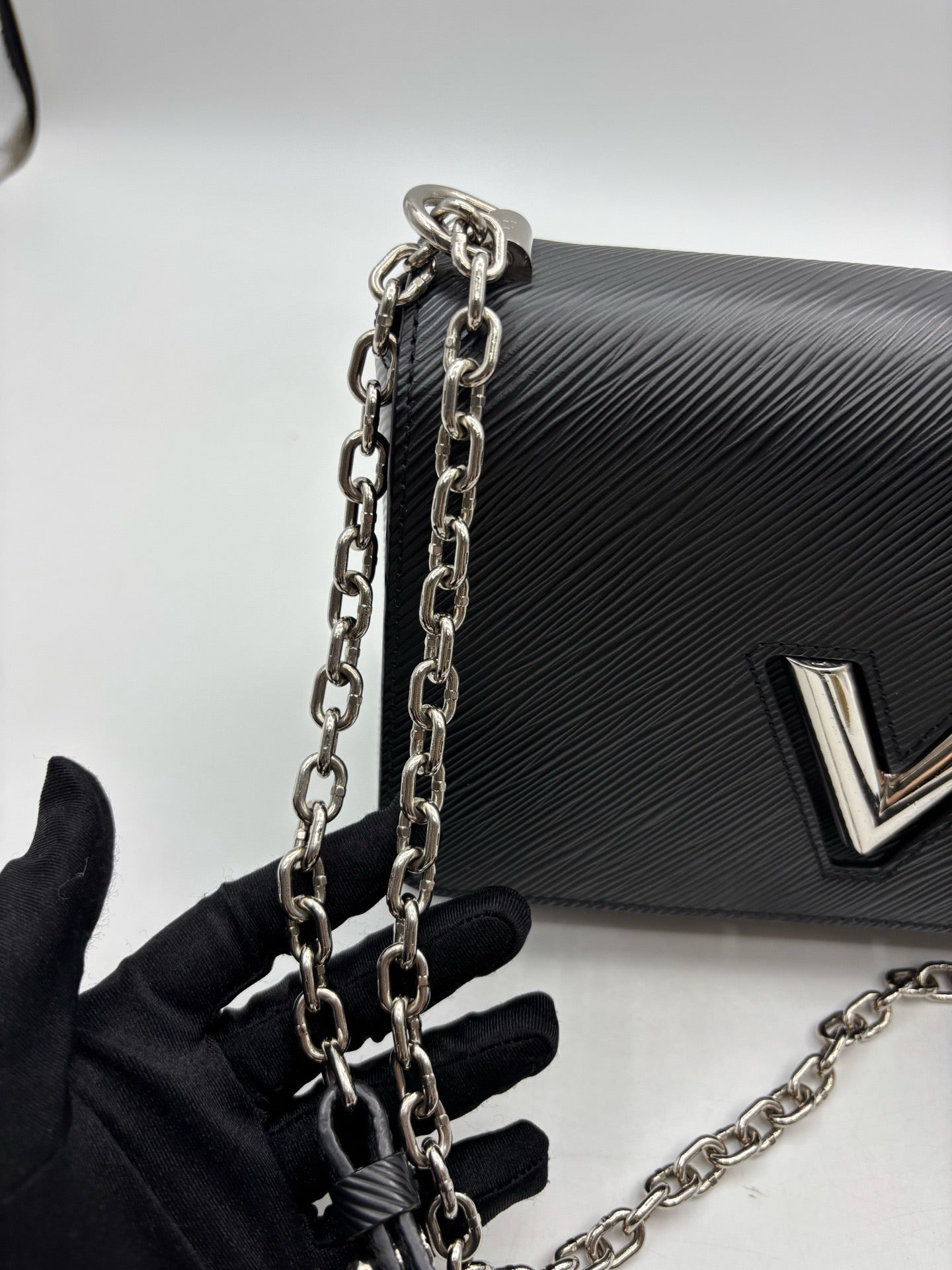 Louis Vuitton - Twist - Leather - Black - (medium)