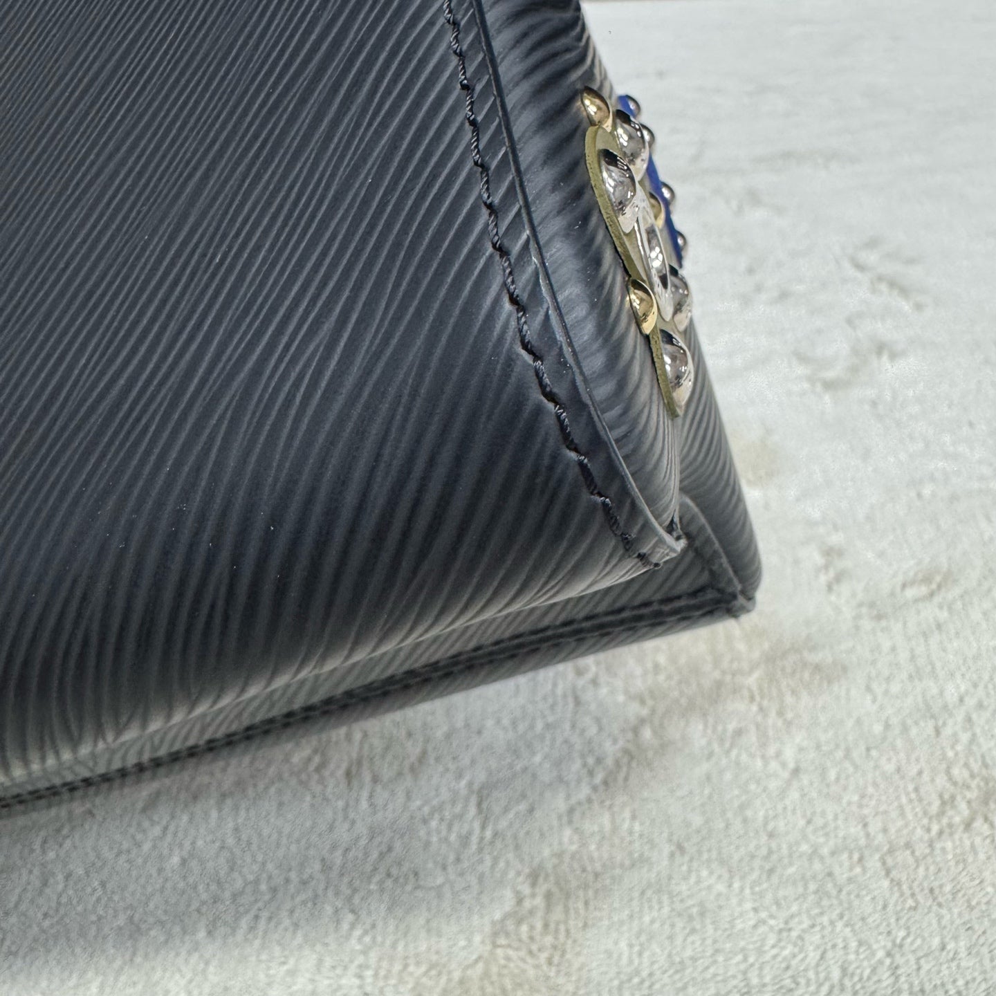Louis Vuitton - Twist - Leather - Black - (medium)