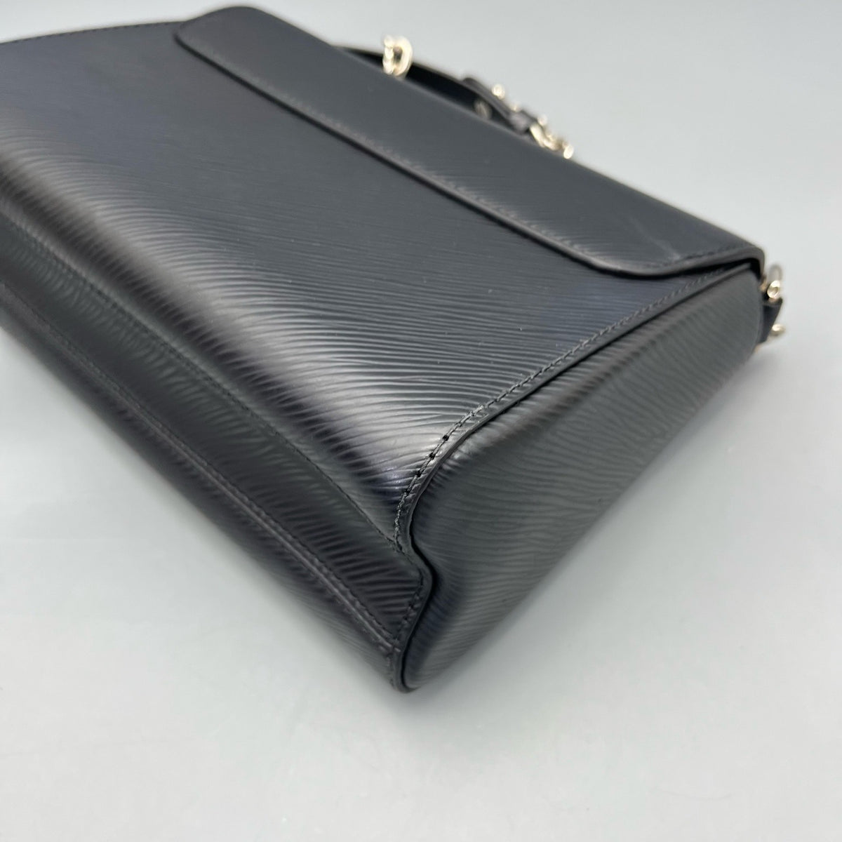 Louis Vuitton - Twist - Leather - Black - (medium)
