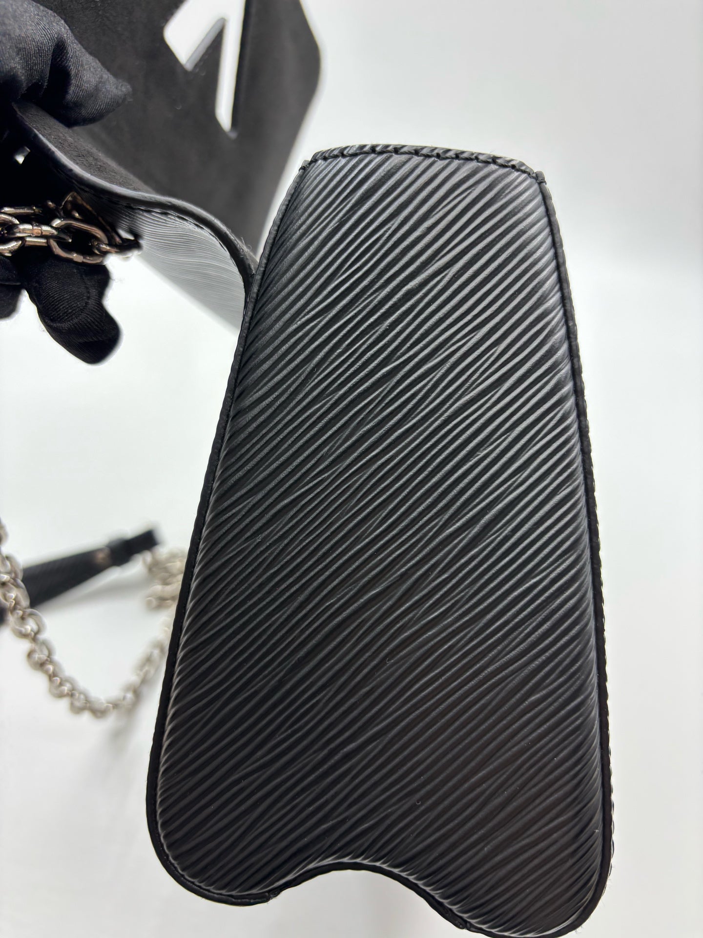 Louis Vuitton - Twist - Leather - Black - (medium)