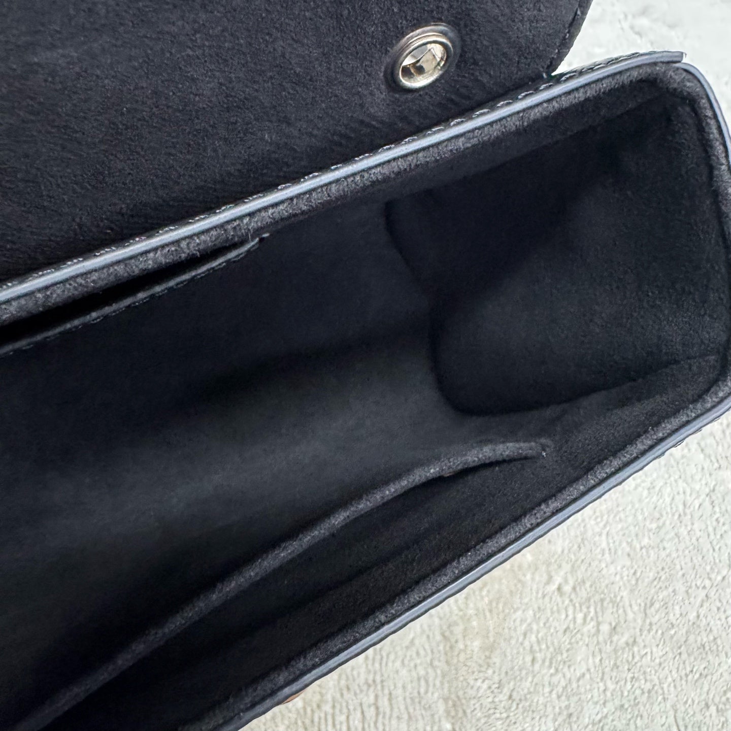 Louis Vuitton - Twist - Leather - Black - (medium)