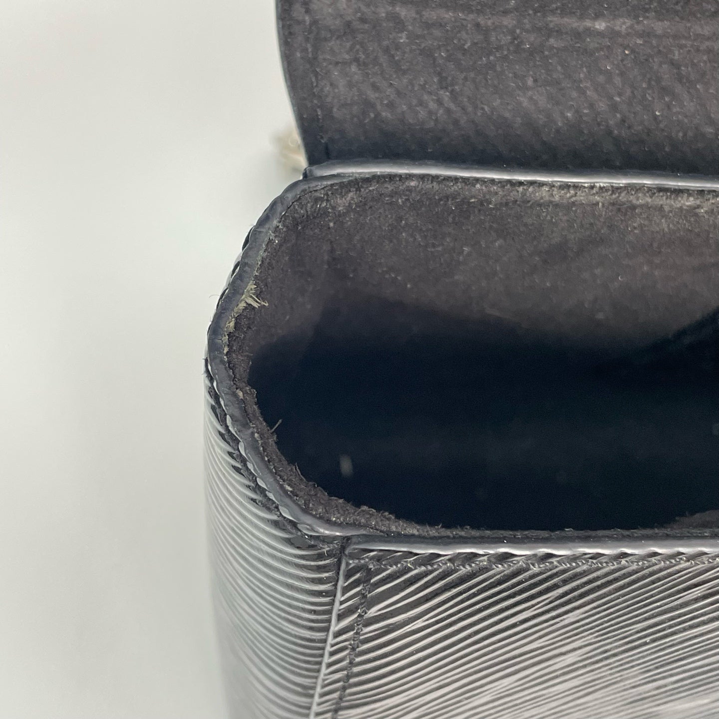Louis Vuitton - Twist - Leather - Black - (medium)