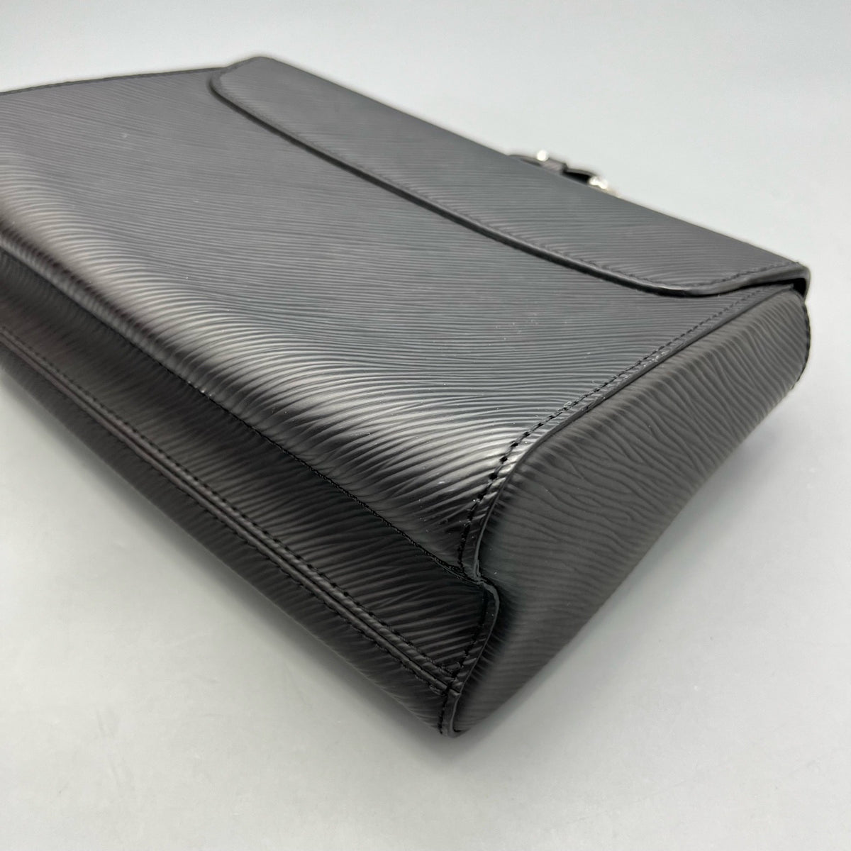 Louis Vuitton - Twist - Leather - Black - (medium)