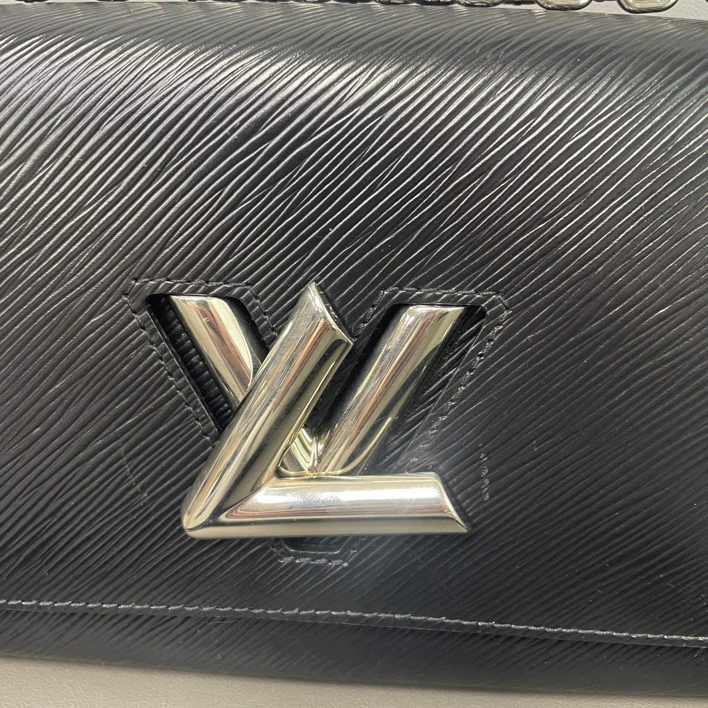 Louis Vuitton - Twist - Leather - Black - (medium)