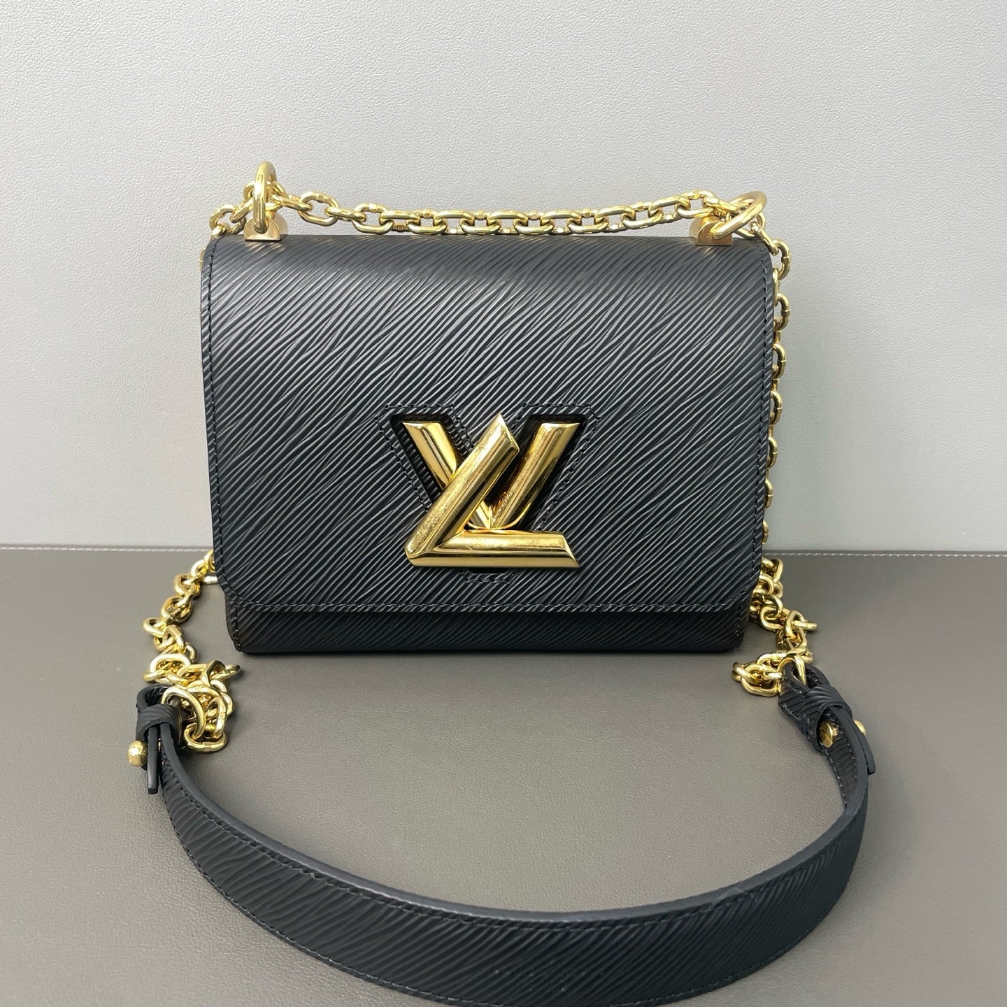 Louis Vuitton - Twist - Leather - Black - (mini)