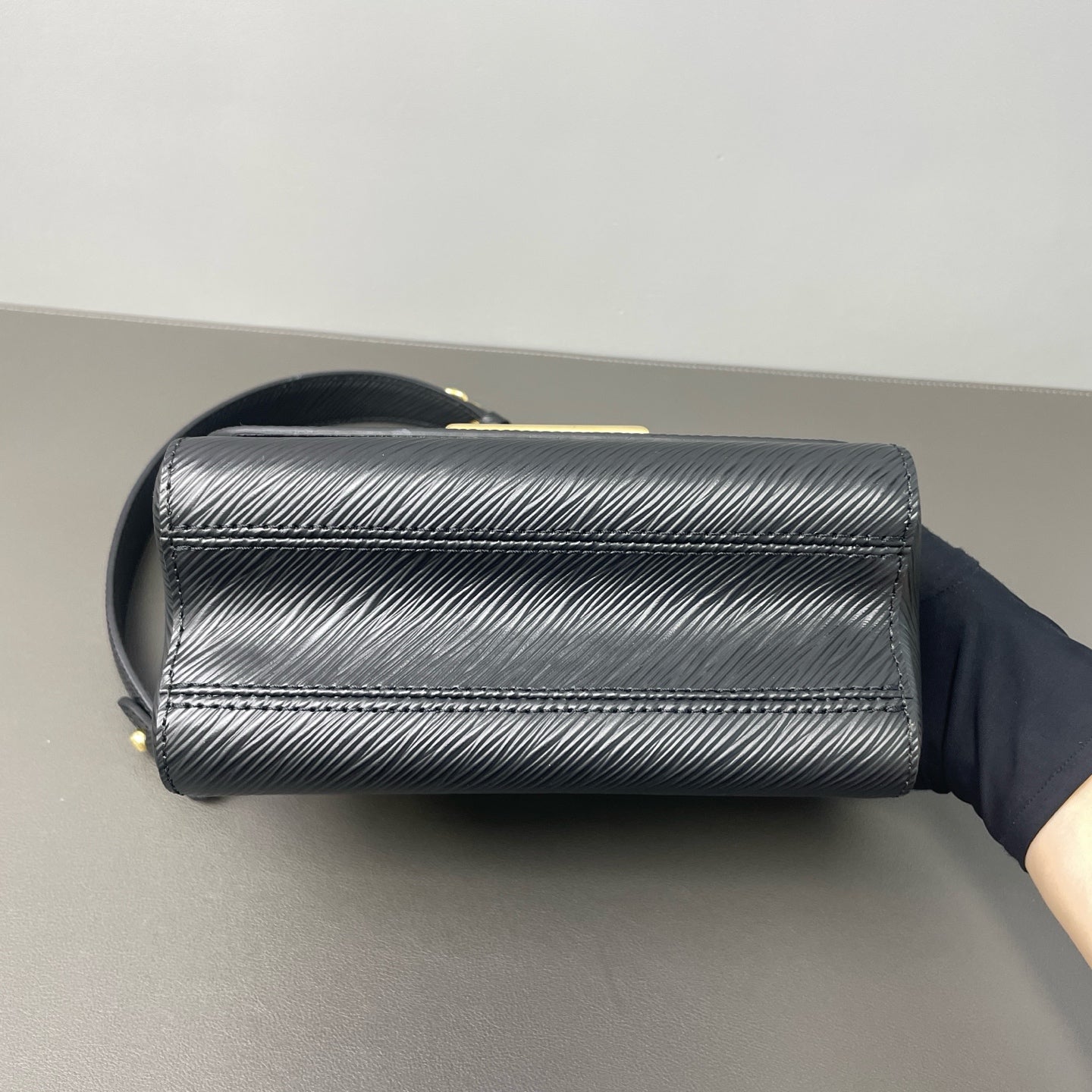 Louis Vuitton - Twist - Leather - Black - (mini)