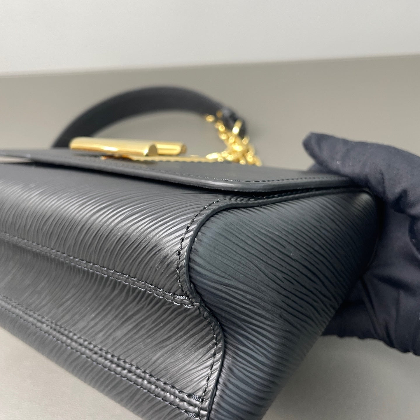 Louis Vuitton - Twist - Leather - Black - (mini)