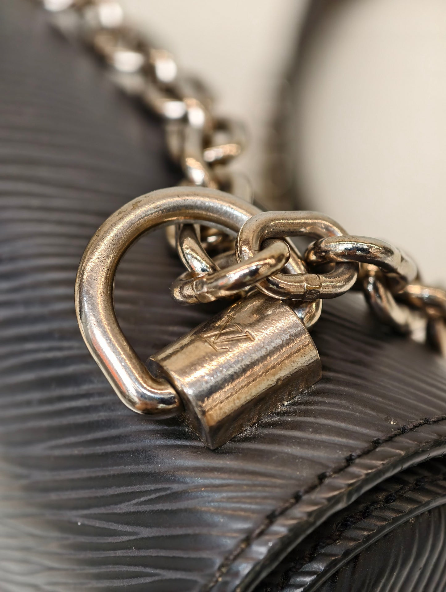 Louis Vuitton - Twist - Leather - Black - (mini)