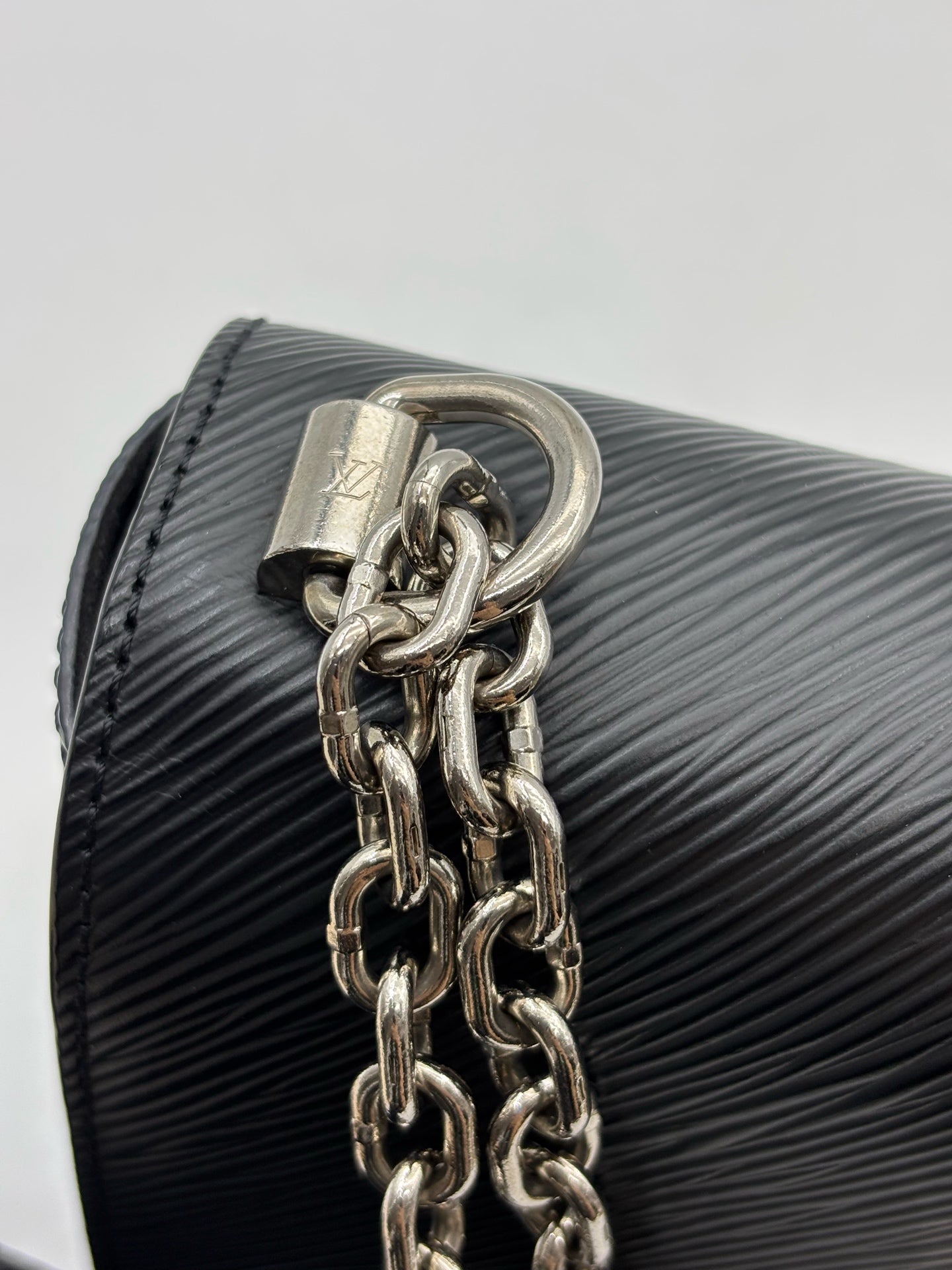 Louis Vuitton - Twist - Leather - Black - (mini)