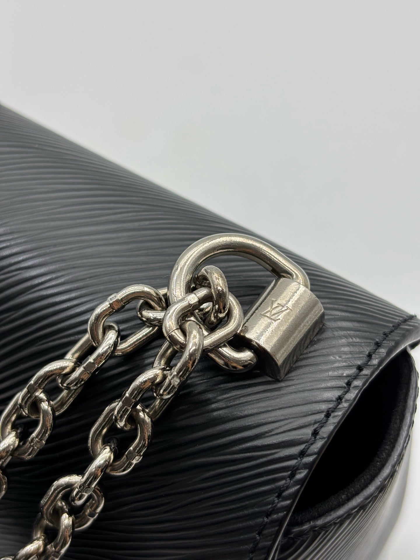 Louis Vuitton - Twist - Leather - Black - (mini)