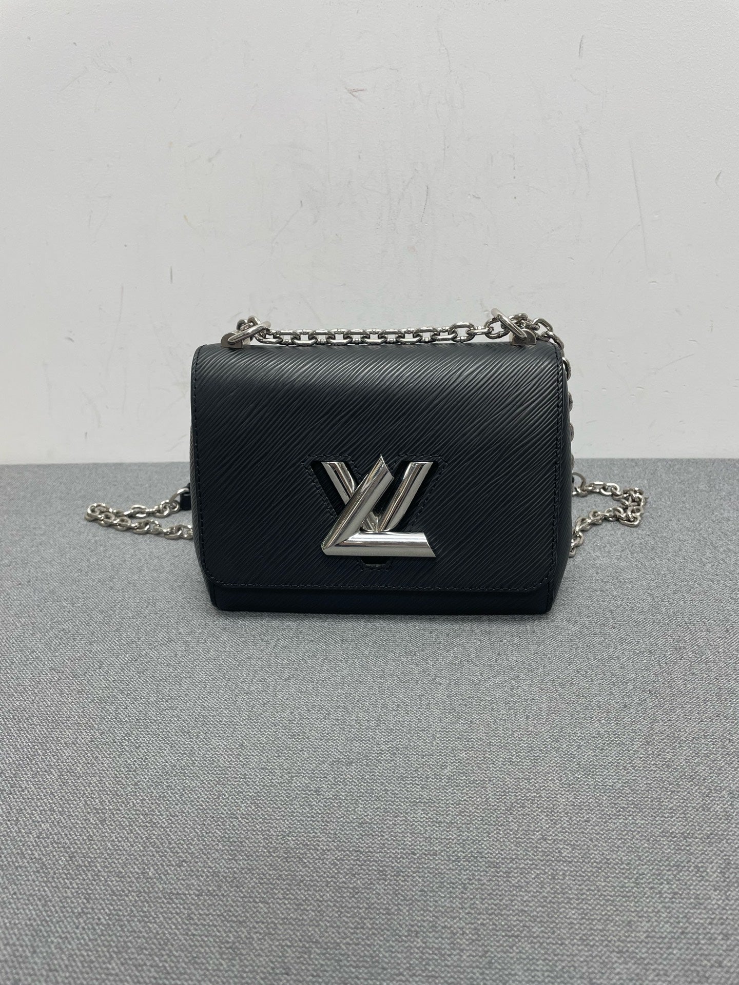 Louis Vuitton - Twist - Leather - Black - (small)