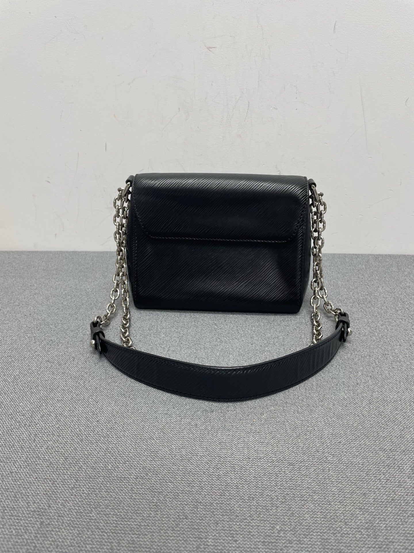 Louis Vuitton - Twist - Leather - Black - (small)