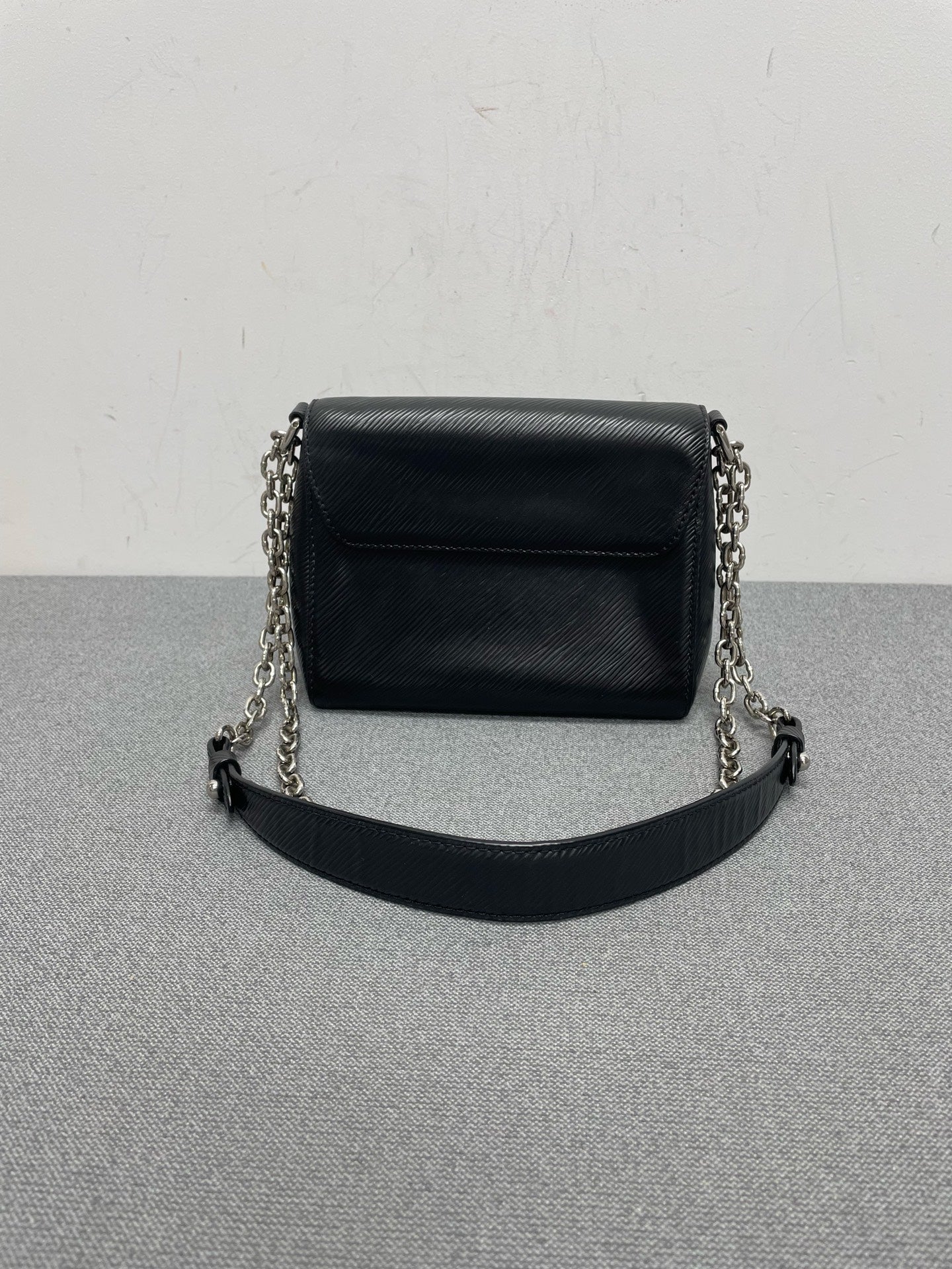 Louis Vuitton - Twist - Leather - Black - (small)