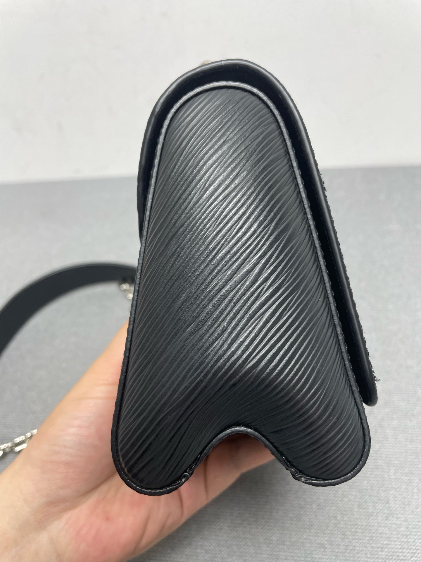Louis Vuitton - Twist - Leather - Black - (small)
