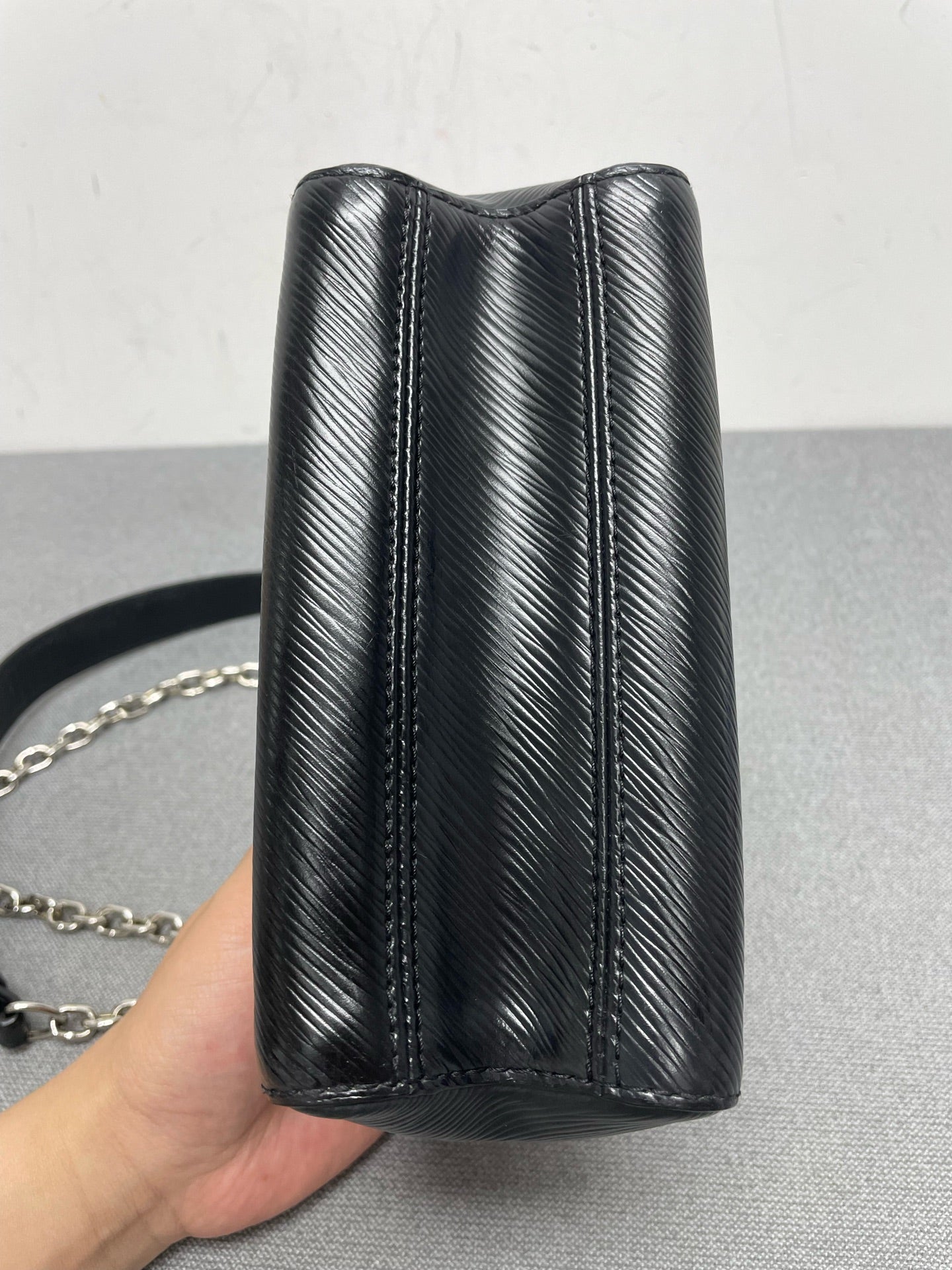 Louis Vuitton - Twist - Leather - Black - (small)