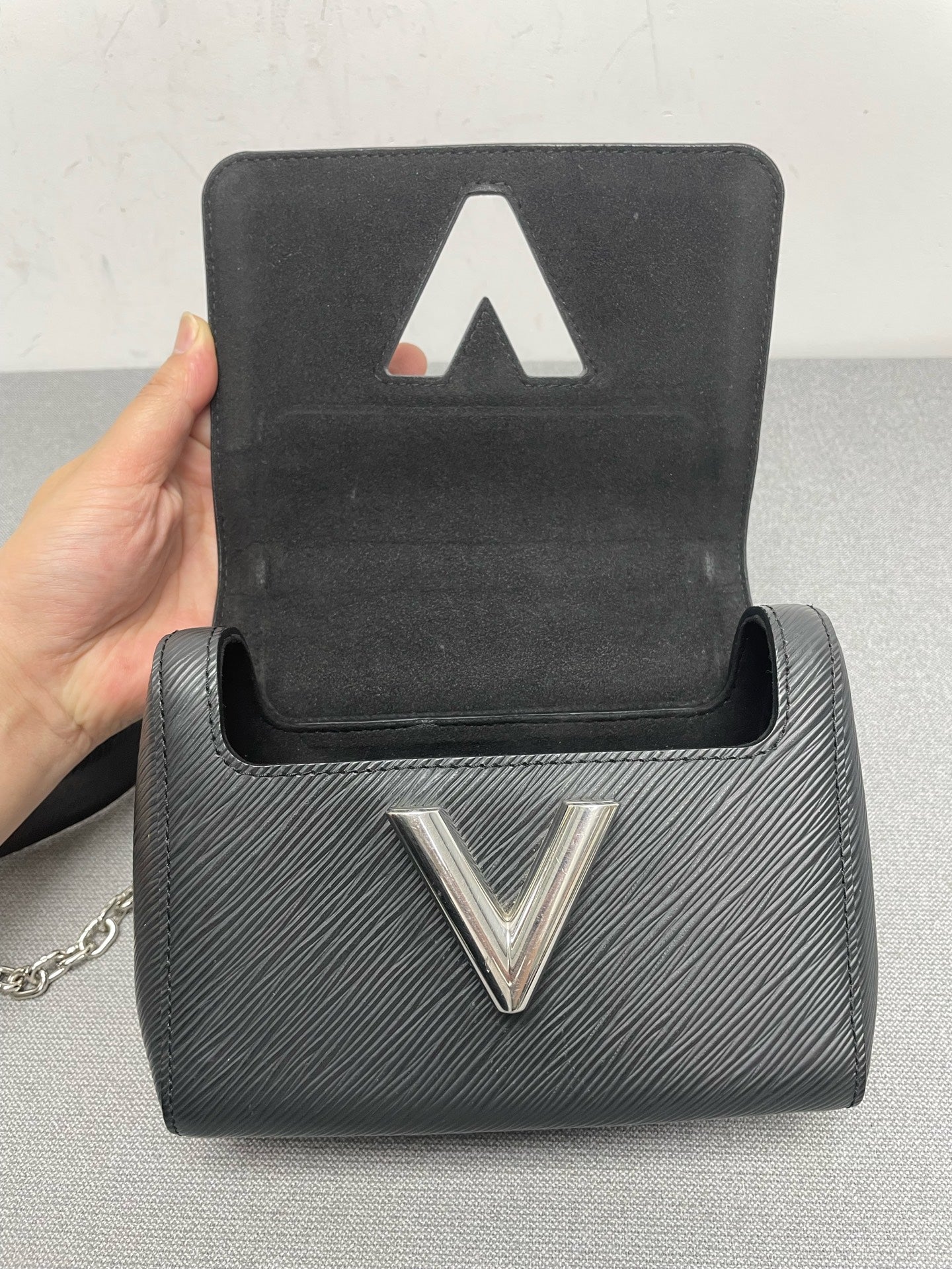 Louis Vuitton - Twist - Leather - Black - (small)