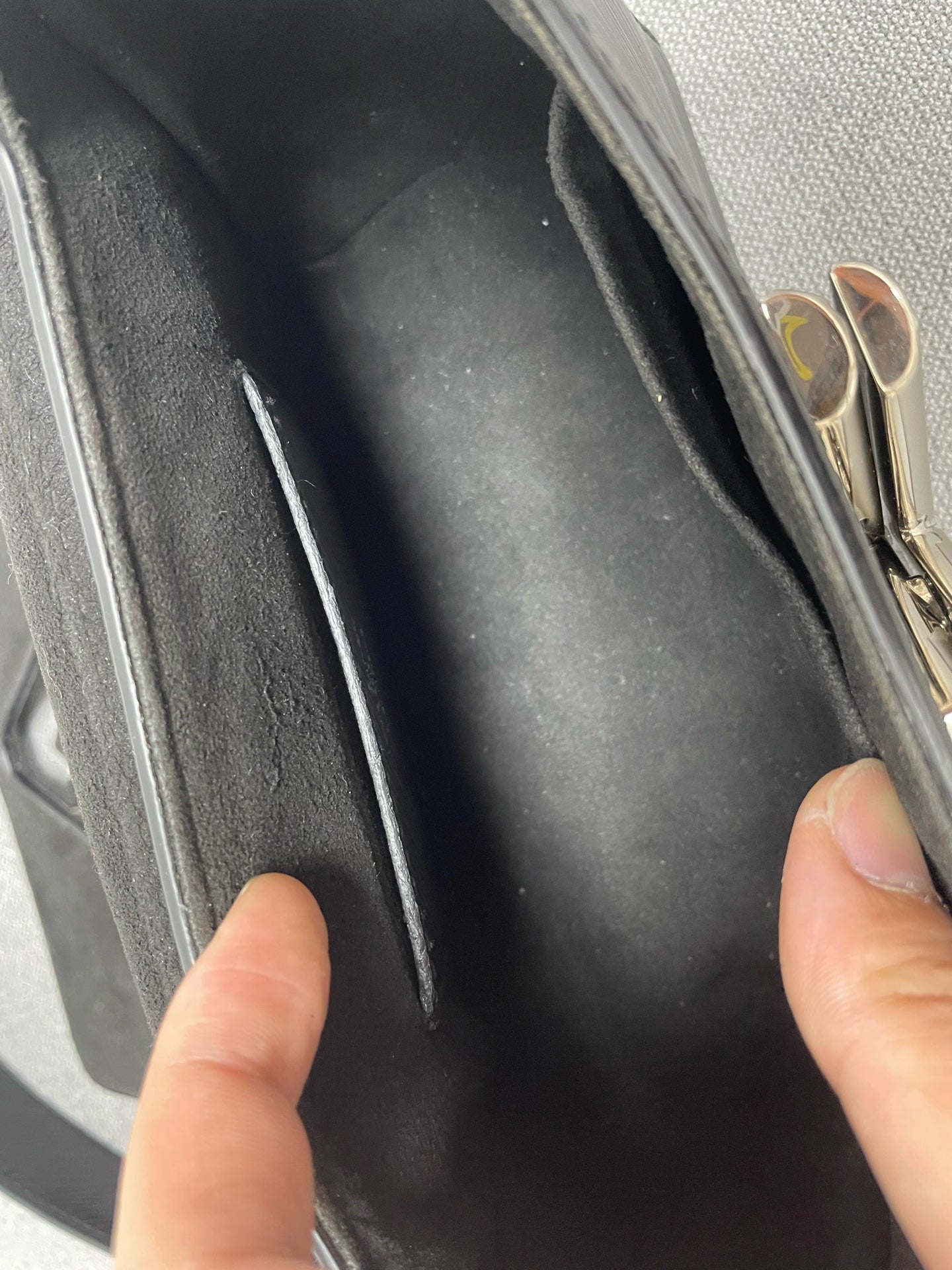 Louis Vuitton - Twist - Leather - Black - (small)