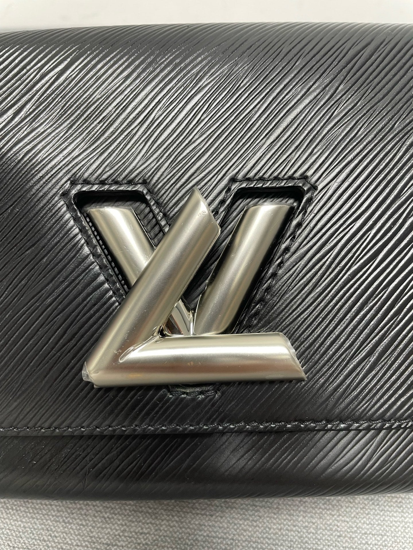 Louis Vuitton - Twist - Leather - Black - (small)