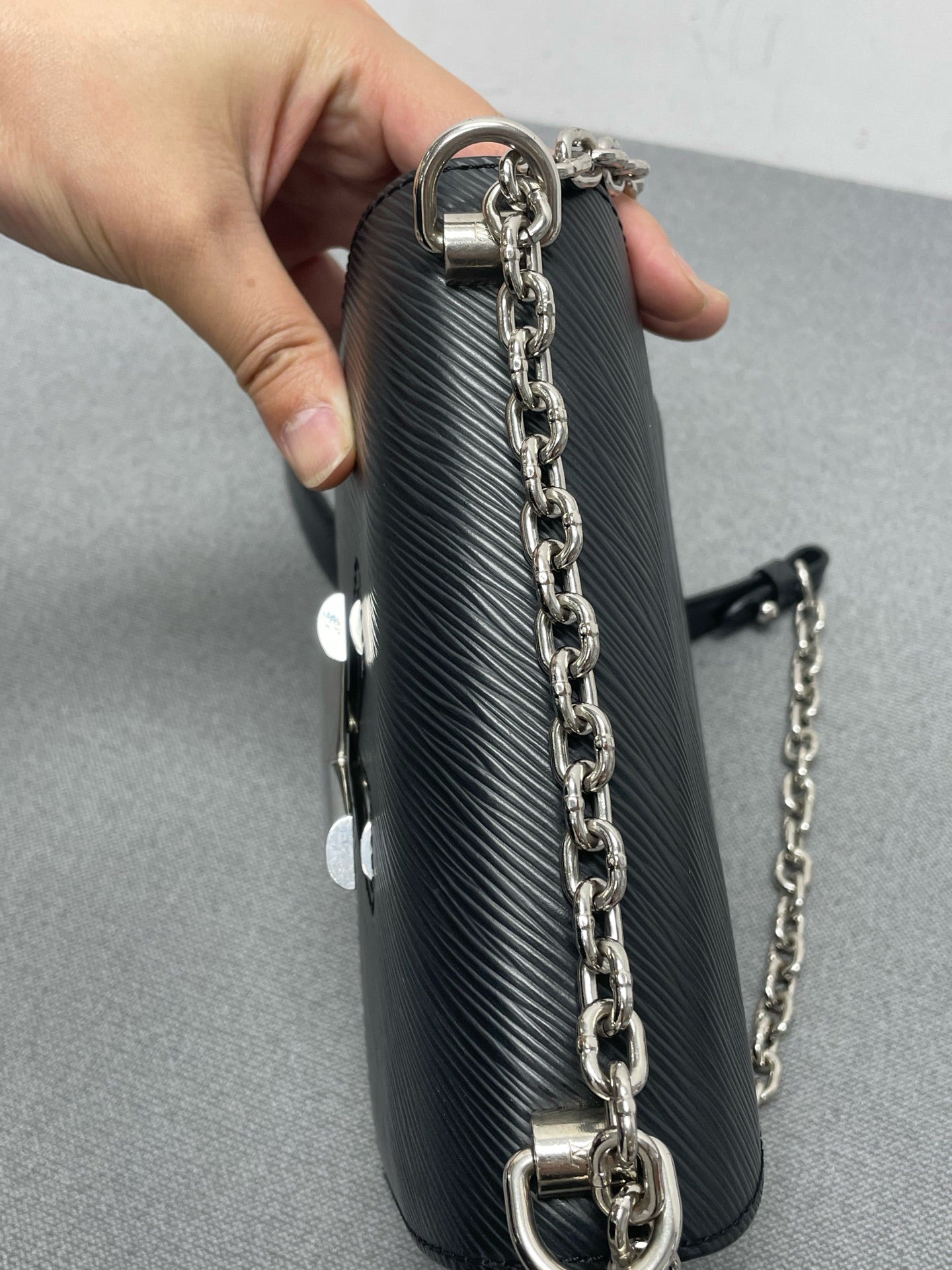 Louis Vuitton - Twist - Leather - Black - (small)