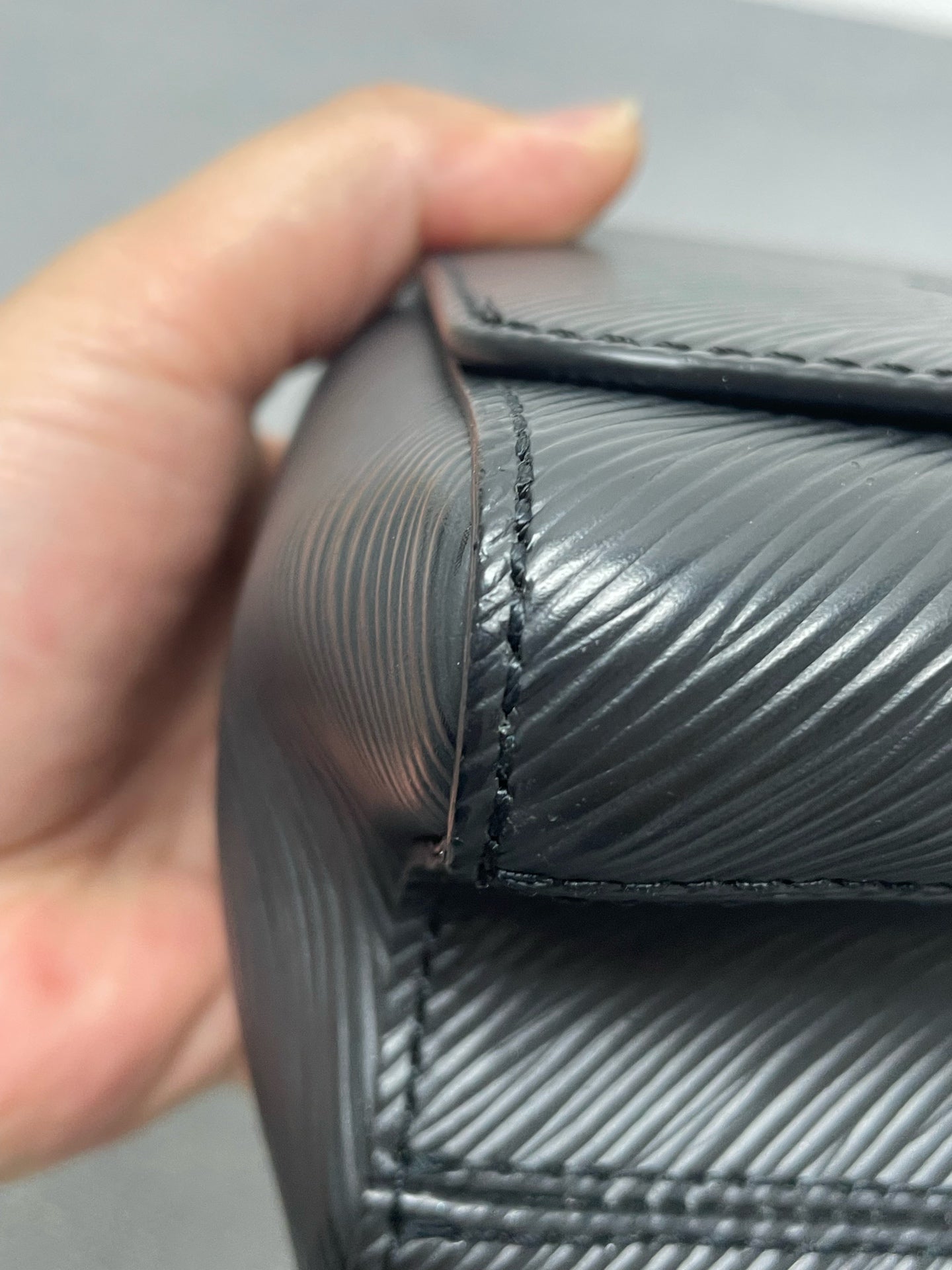 Louis Vuitton - Twist - Leather - Black - (small)