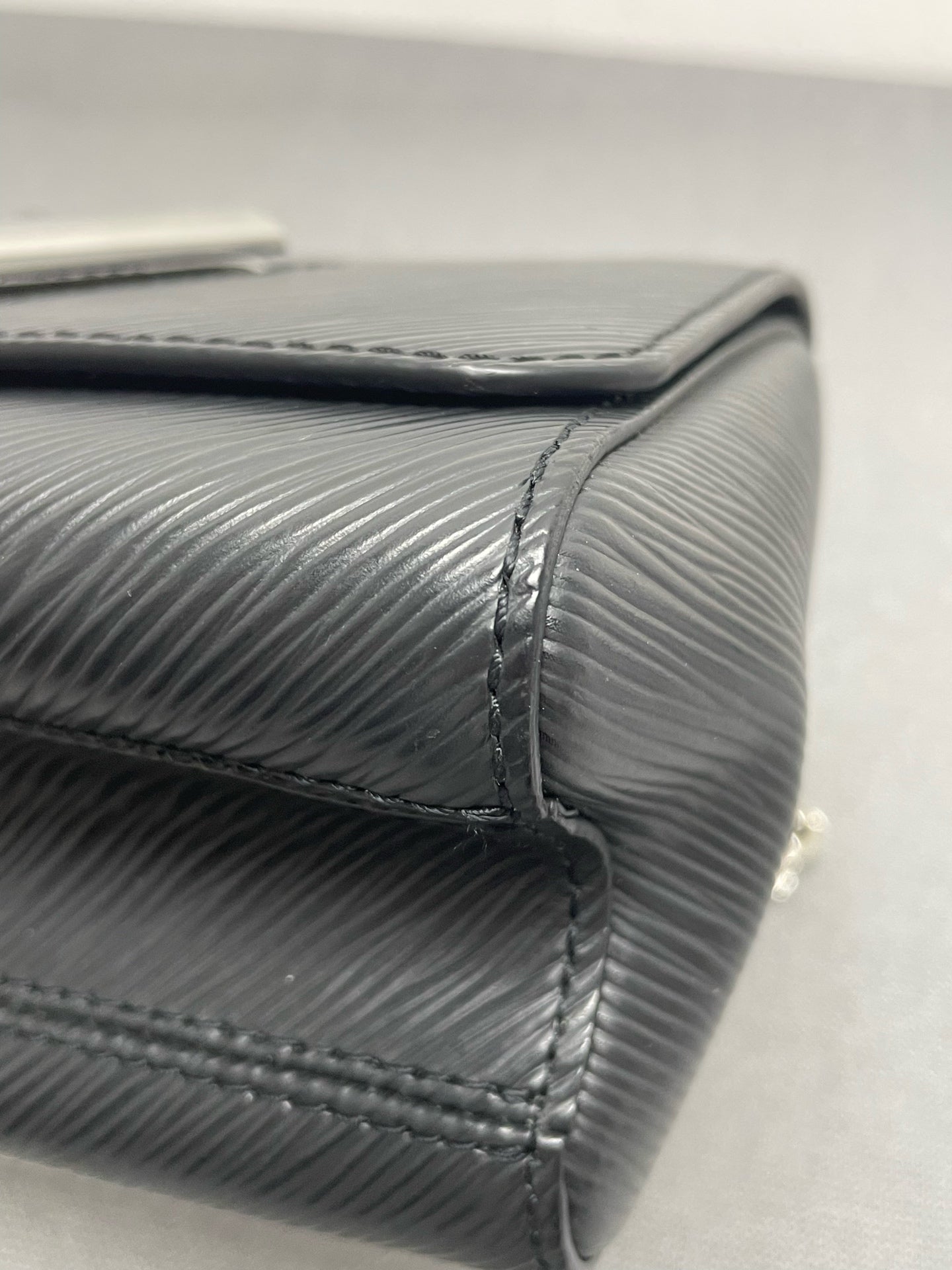 Louis Vuitton - Twist - Leather - Black - (small)