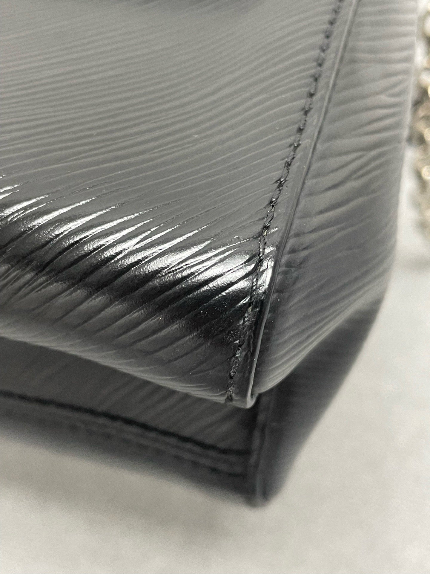 Louis Vuitton - Twist - Leather - Black - (small)