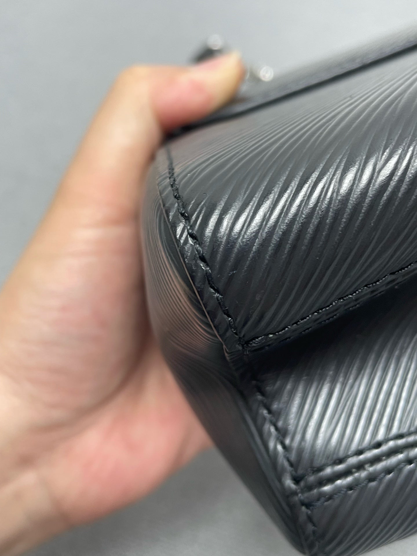 Louis Vuitton - Twist - Leather - Black - (small)