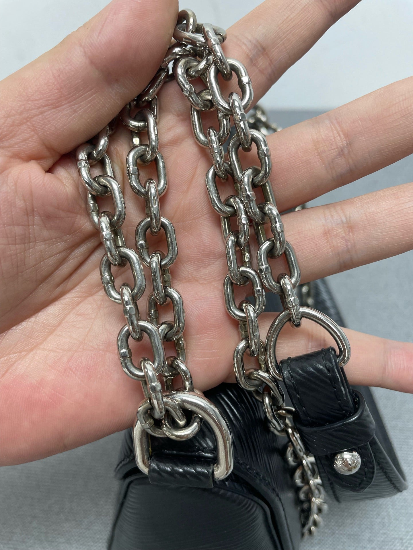 Louis Vuitton - Twist - Leather - Black - (small)