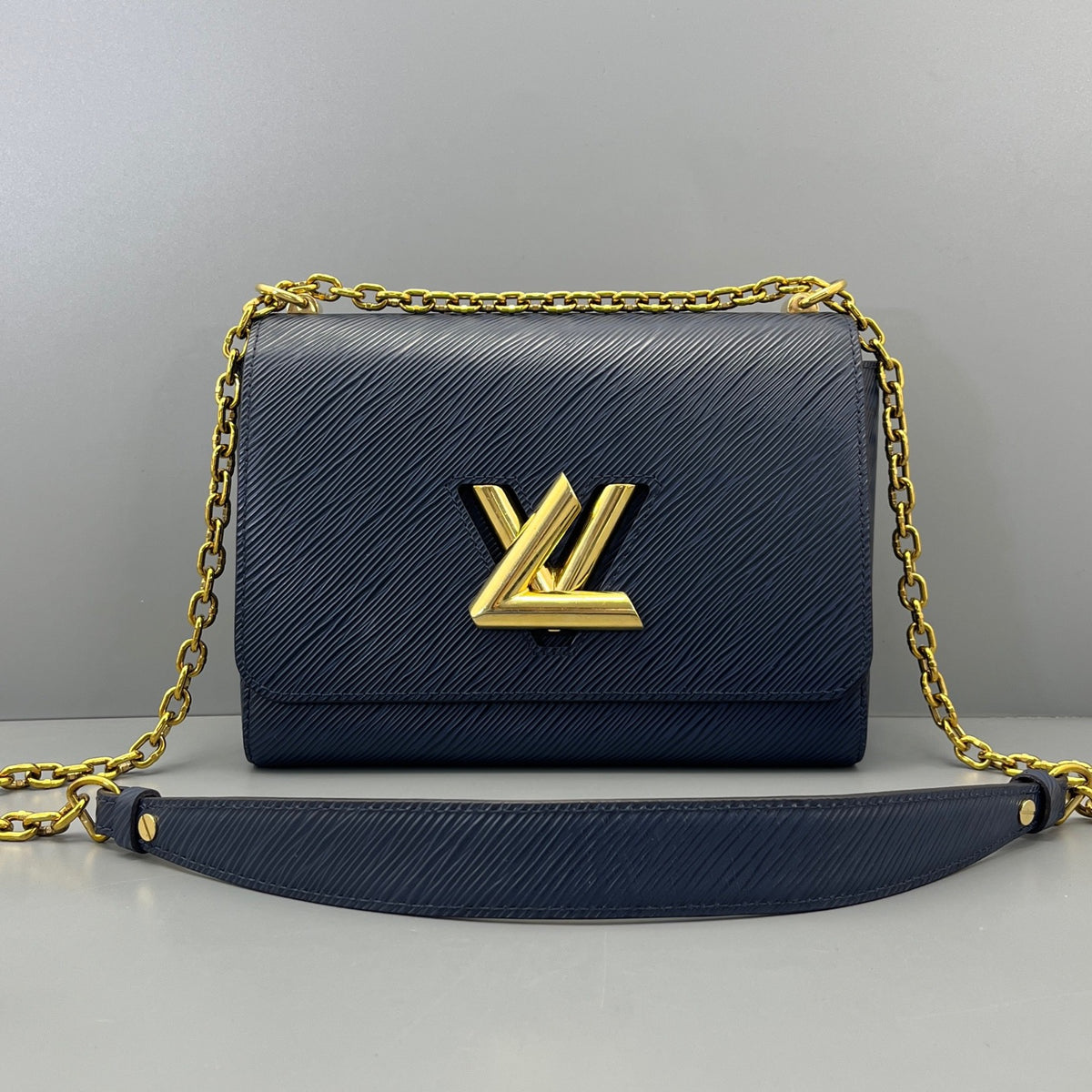 Louis Vuitton - Twist - Leather - Blue - (medium)