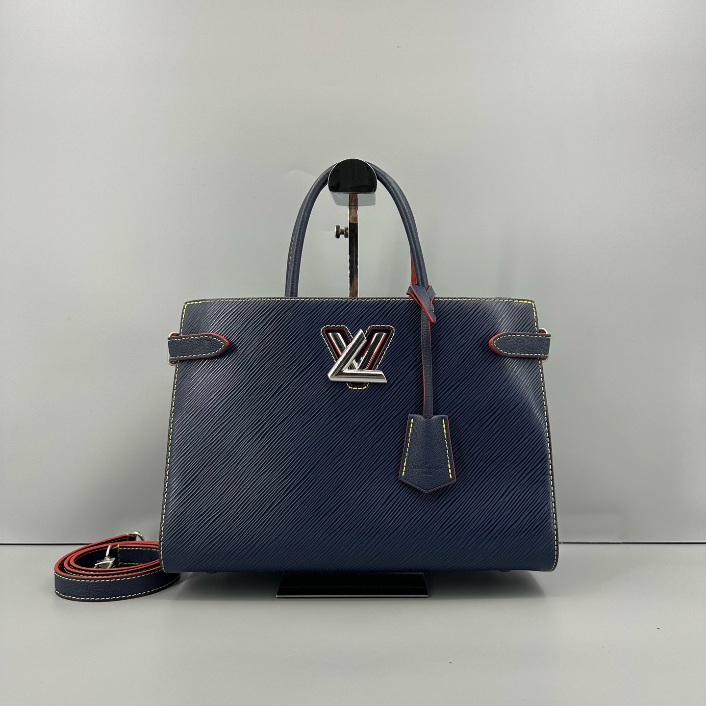 Louis Vuitton - Twist - Leather - Blue - (medium)