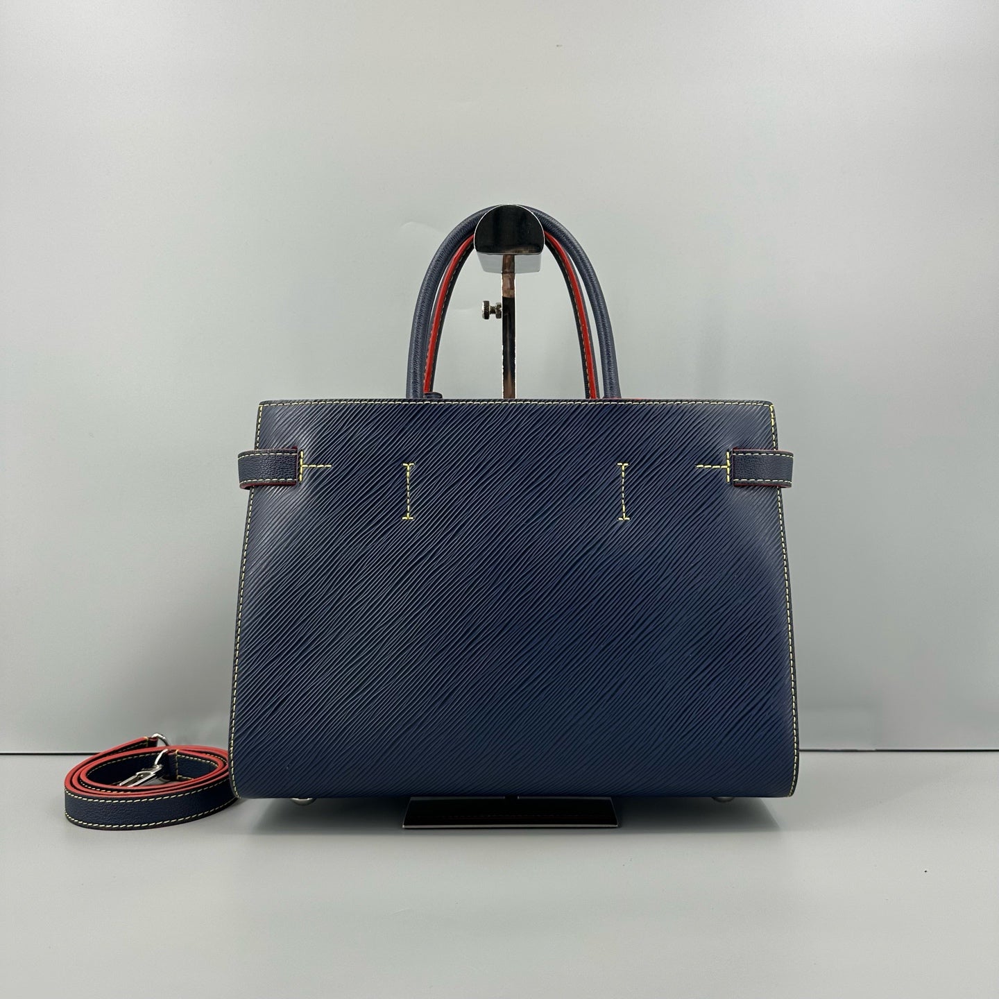 Louis Vuitton - Twist - Leather - Blue - (medium)