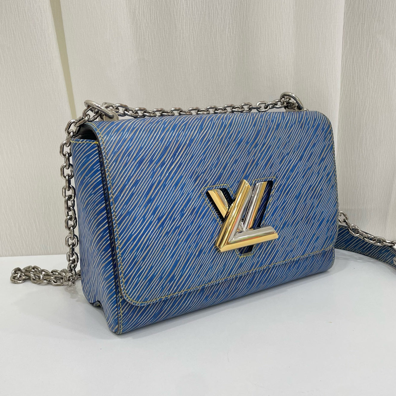 Louis Vuitton - Twist - Leather - Blue - (medium)
