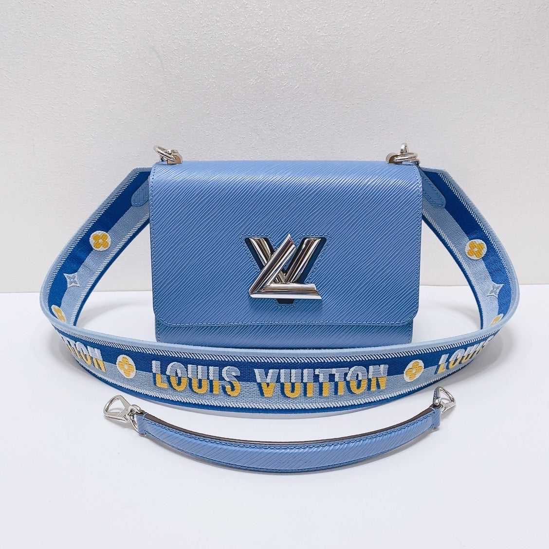 Louis Vuitton - Twist - Leather - Blue - (medium)